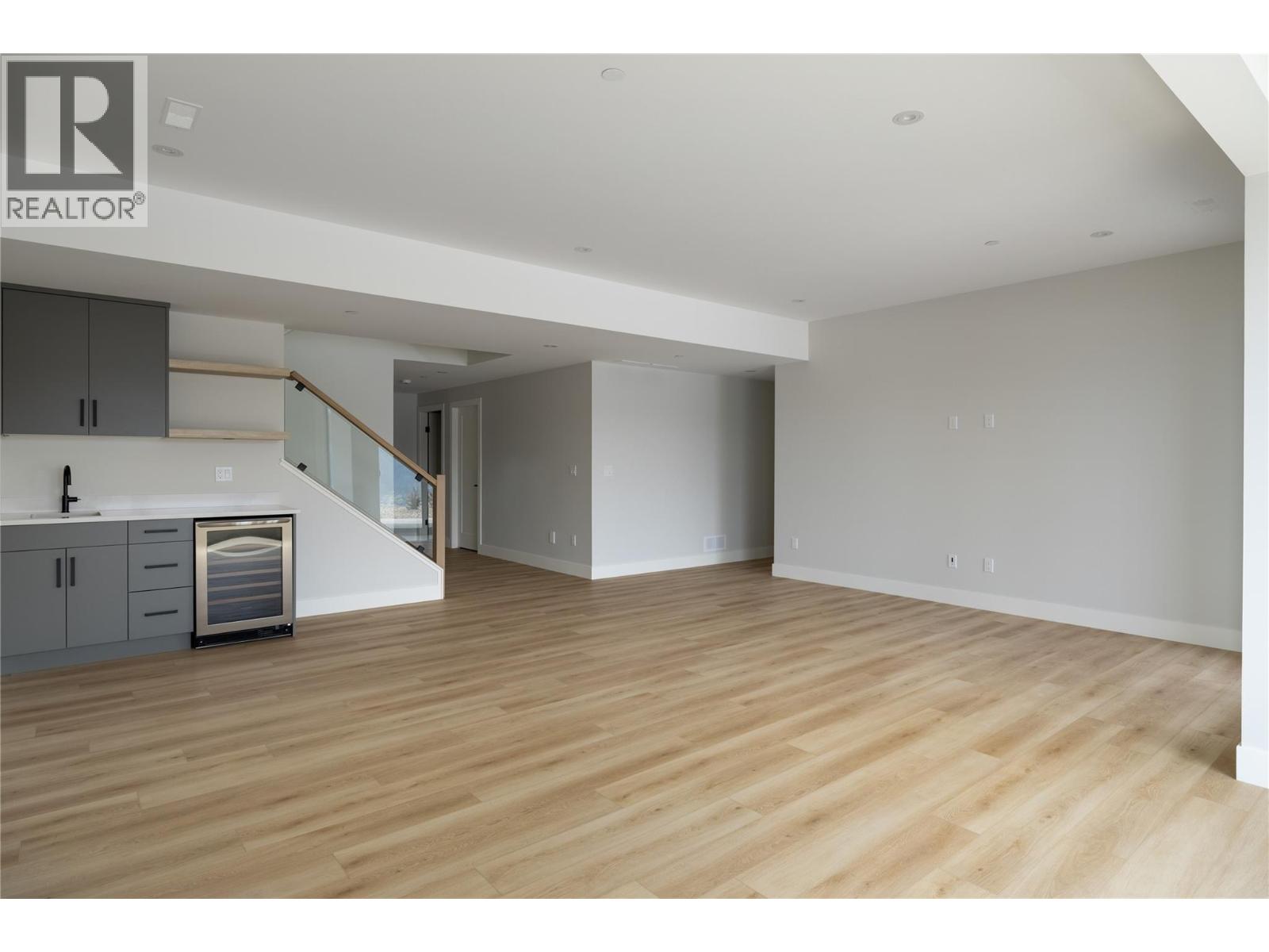 8828 Oxford Road Property Photo 41