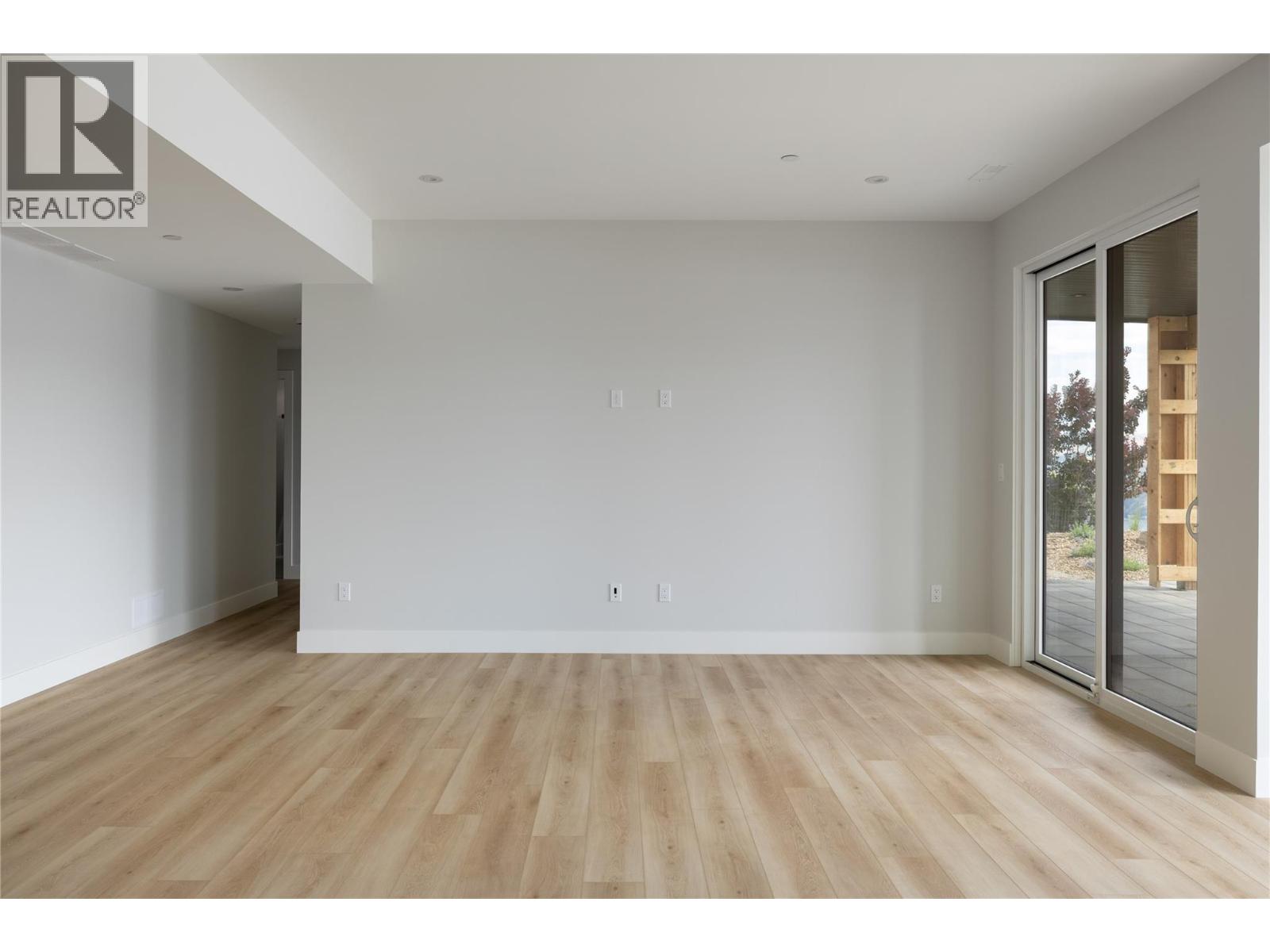 8828 Oxford Road Property Photo 42