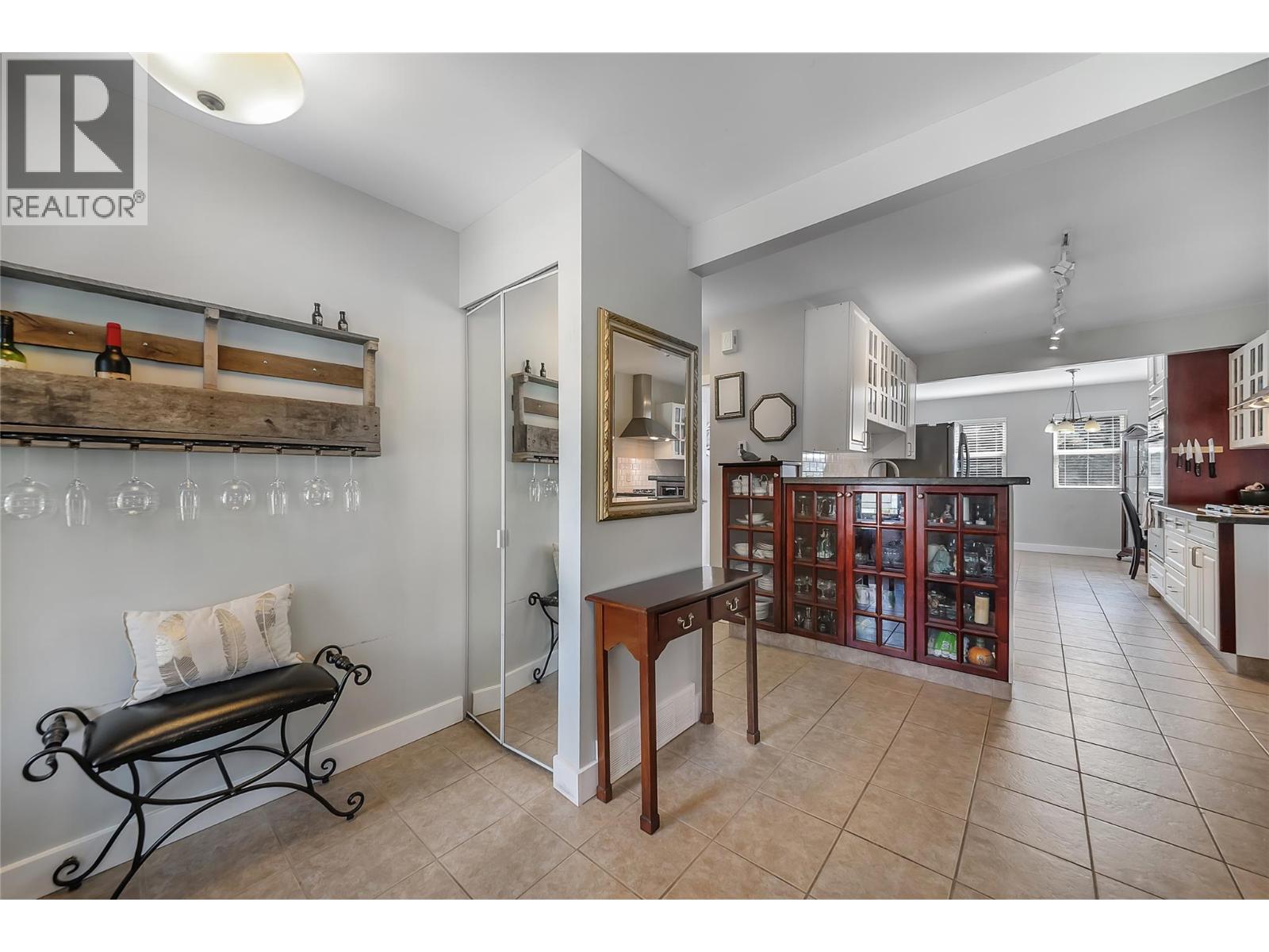 1366 Ridgedale Avenue Property Photo 3