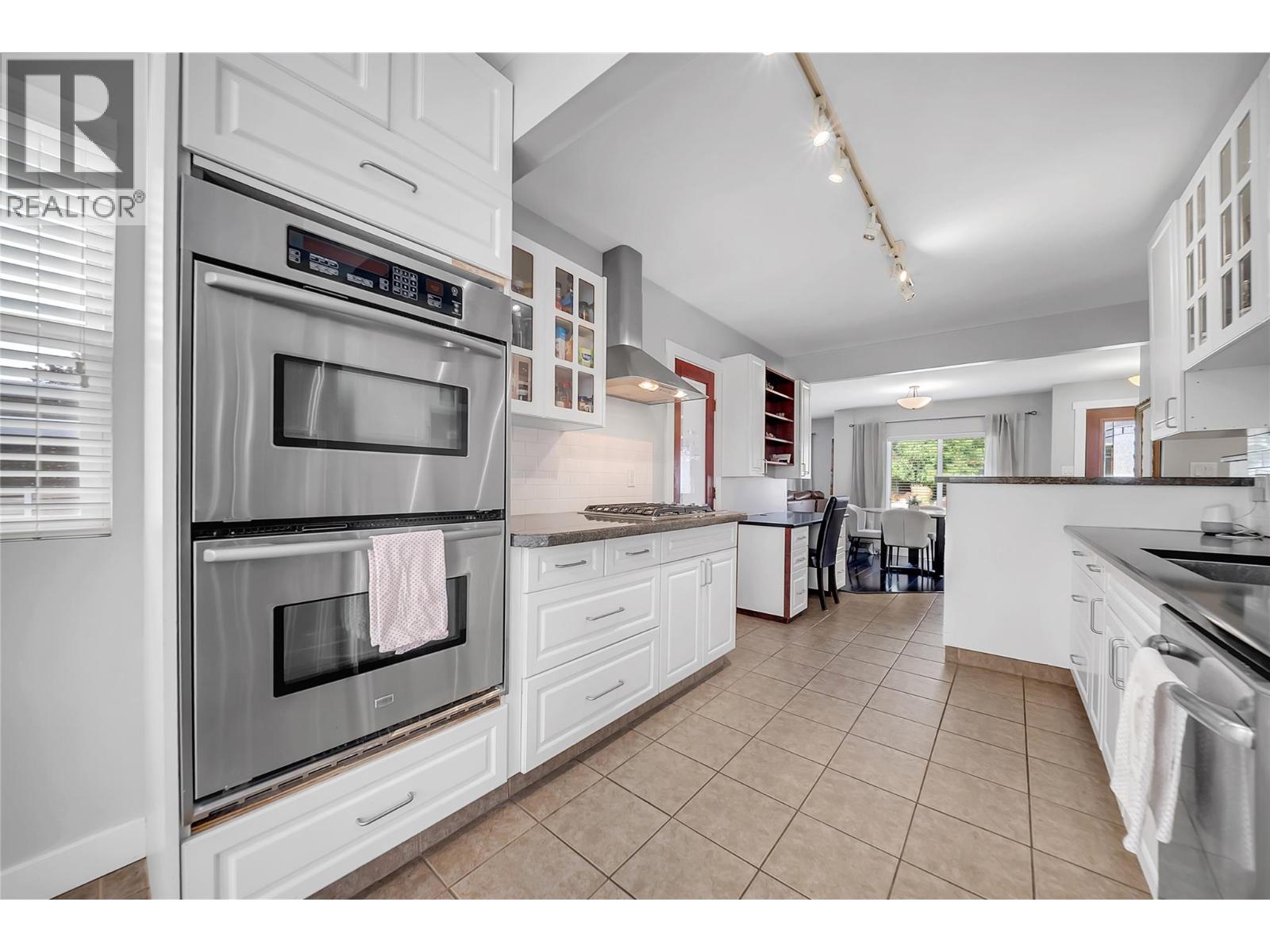 1366 Ridgedale Avenue Property Photo 12