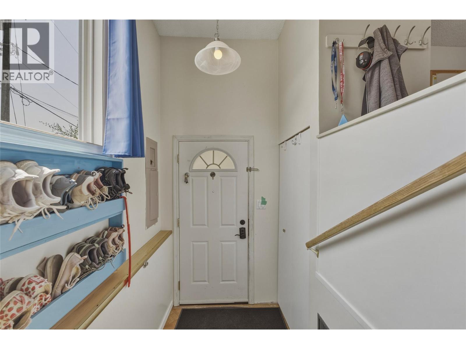 3343 Belaire Drive Property Photo 4