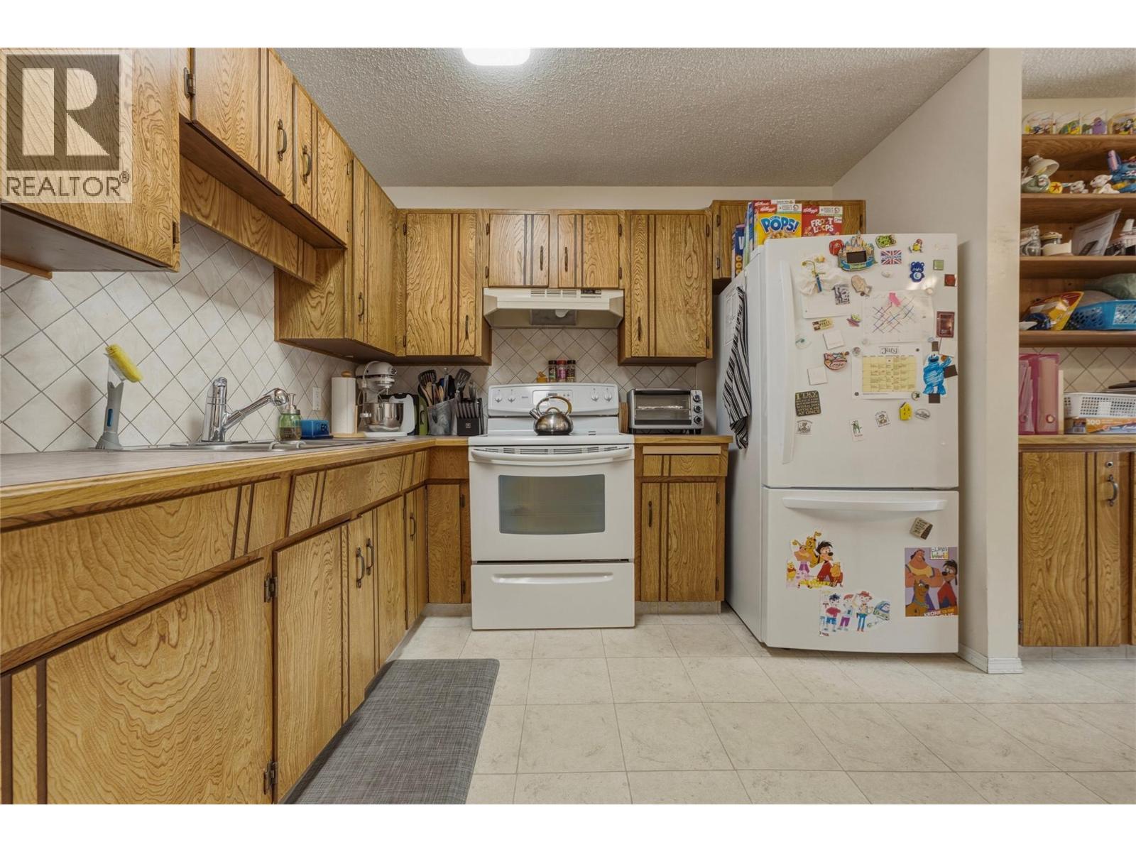 3343 Belaire Drive Property Photo 6