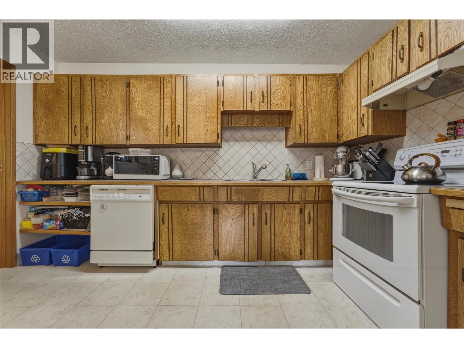 3343 Belaire Drive Property Photo 7