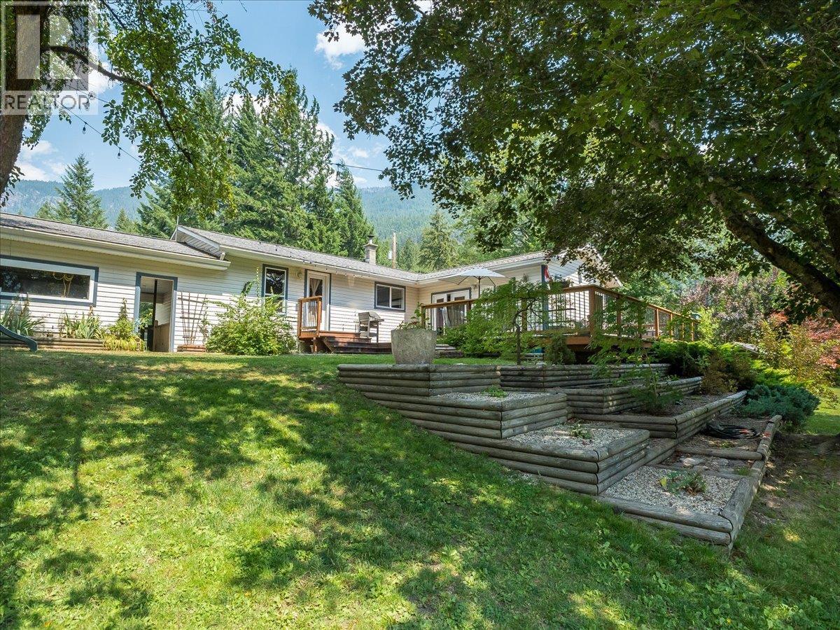 2451 Cunningham Road Property Photo 2