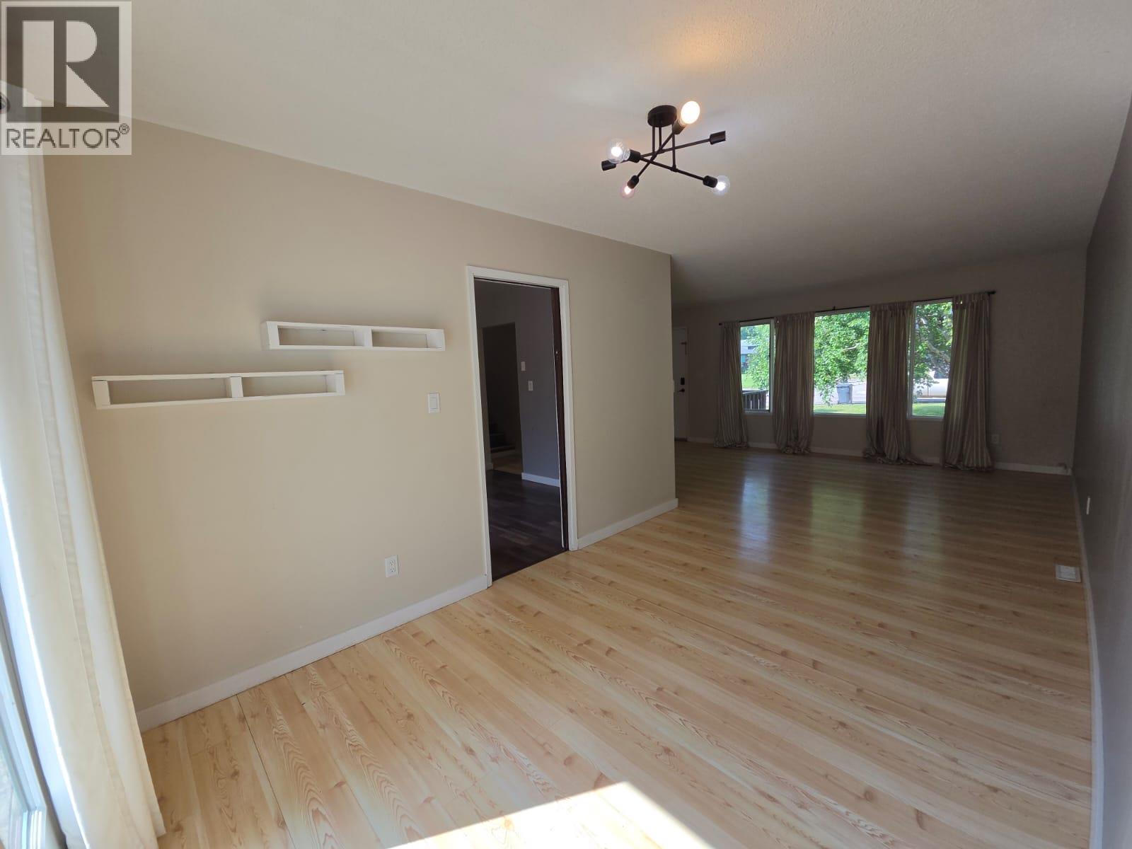 4720 Centurion Crescent Ne Property Photo 4
