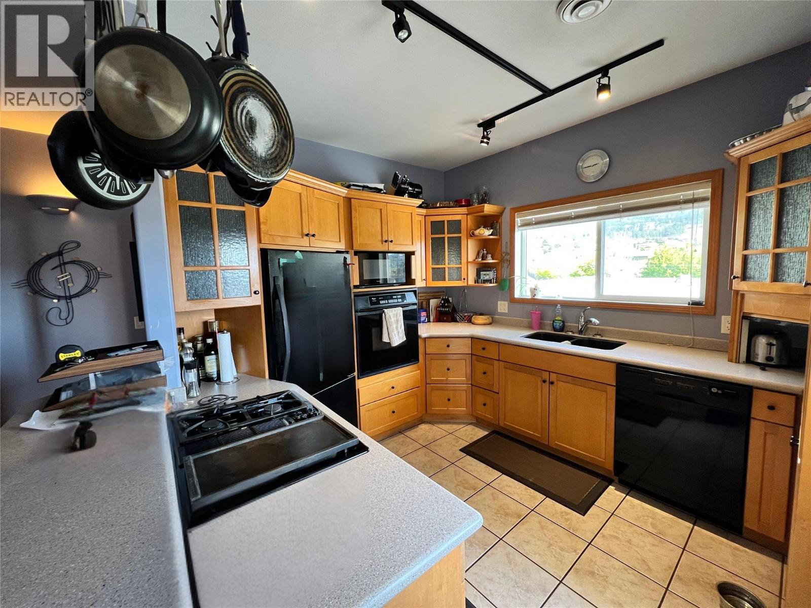 2595 Skaha Lake Road Property Photo 15