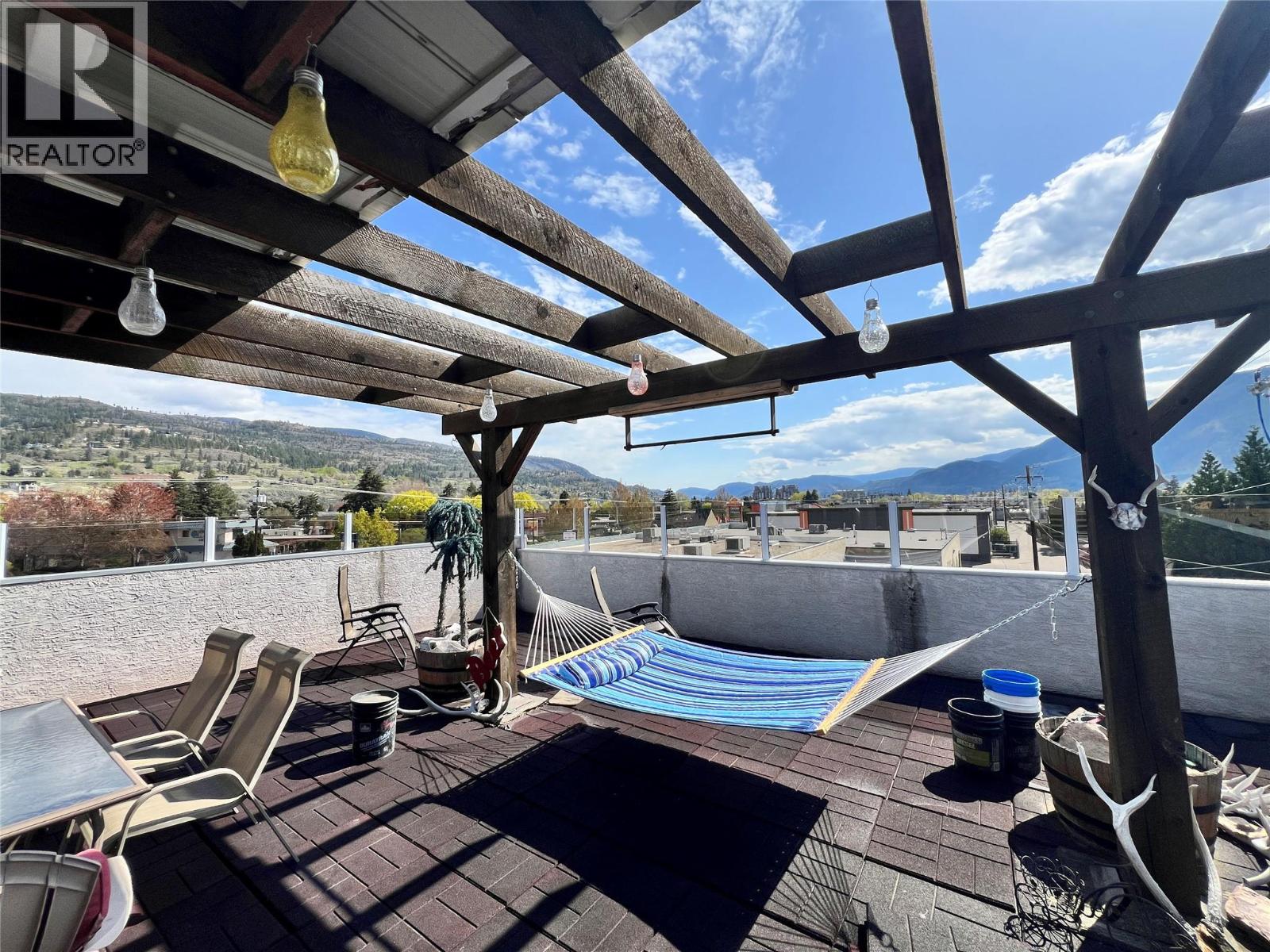 2595 Skaha Lake Road Property Photo 17
