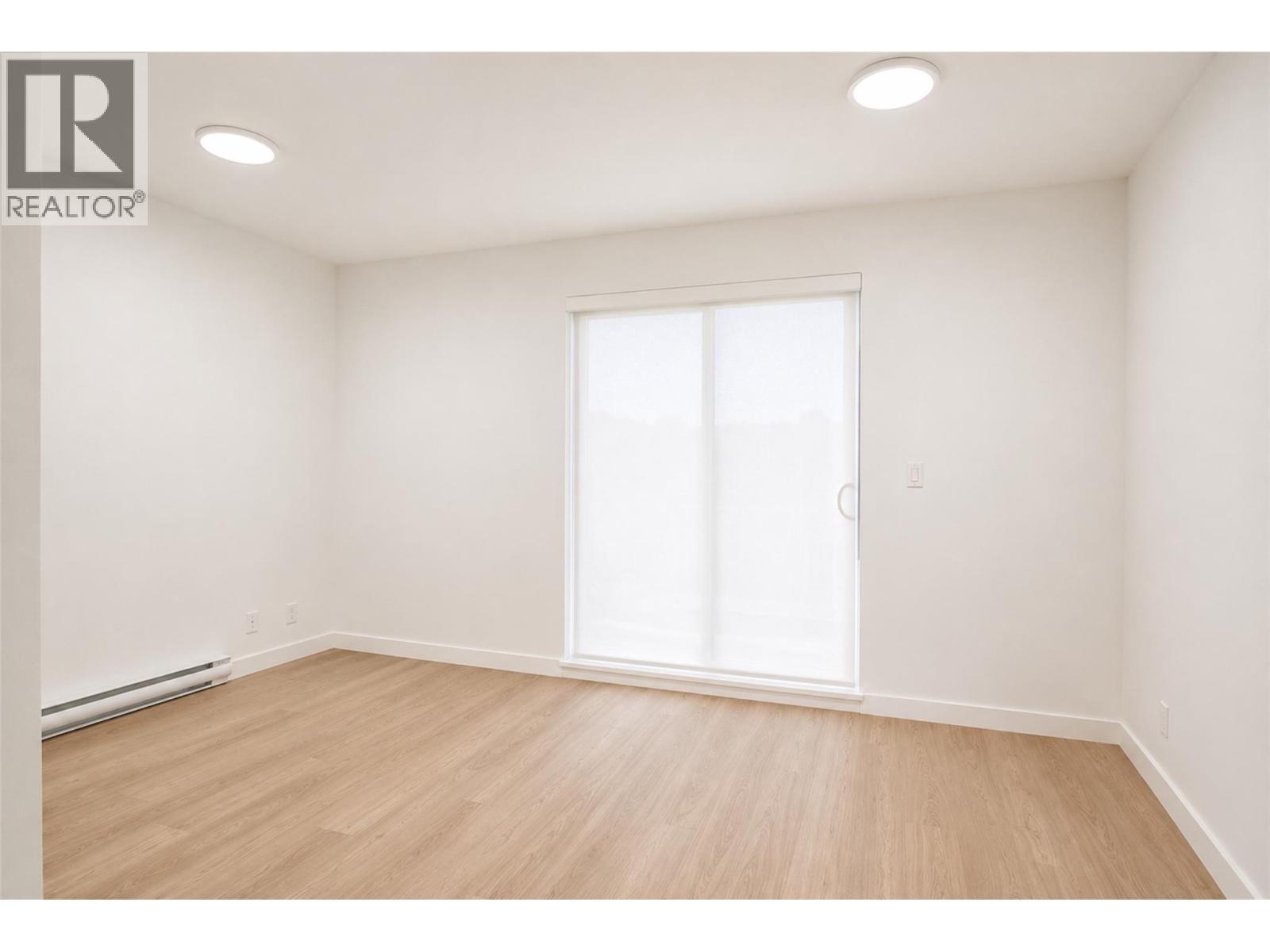 1380 Pridham Avenue Unit# 310 Property Photo 6