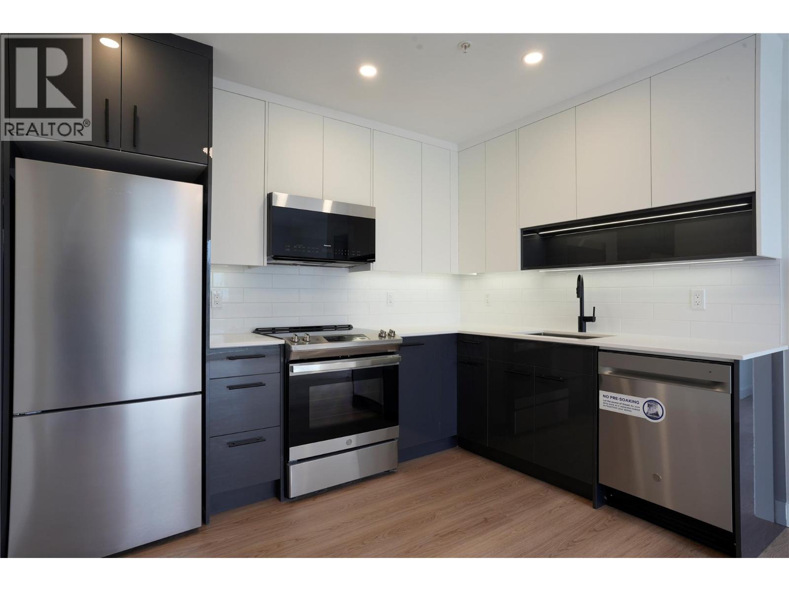 1380 Pridham Avenue Unit# 418 Property Photo 1