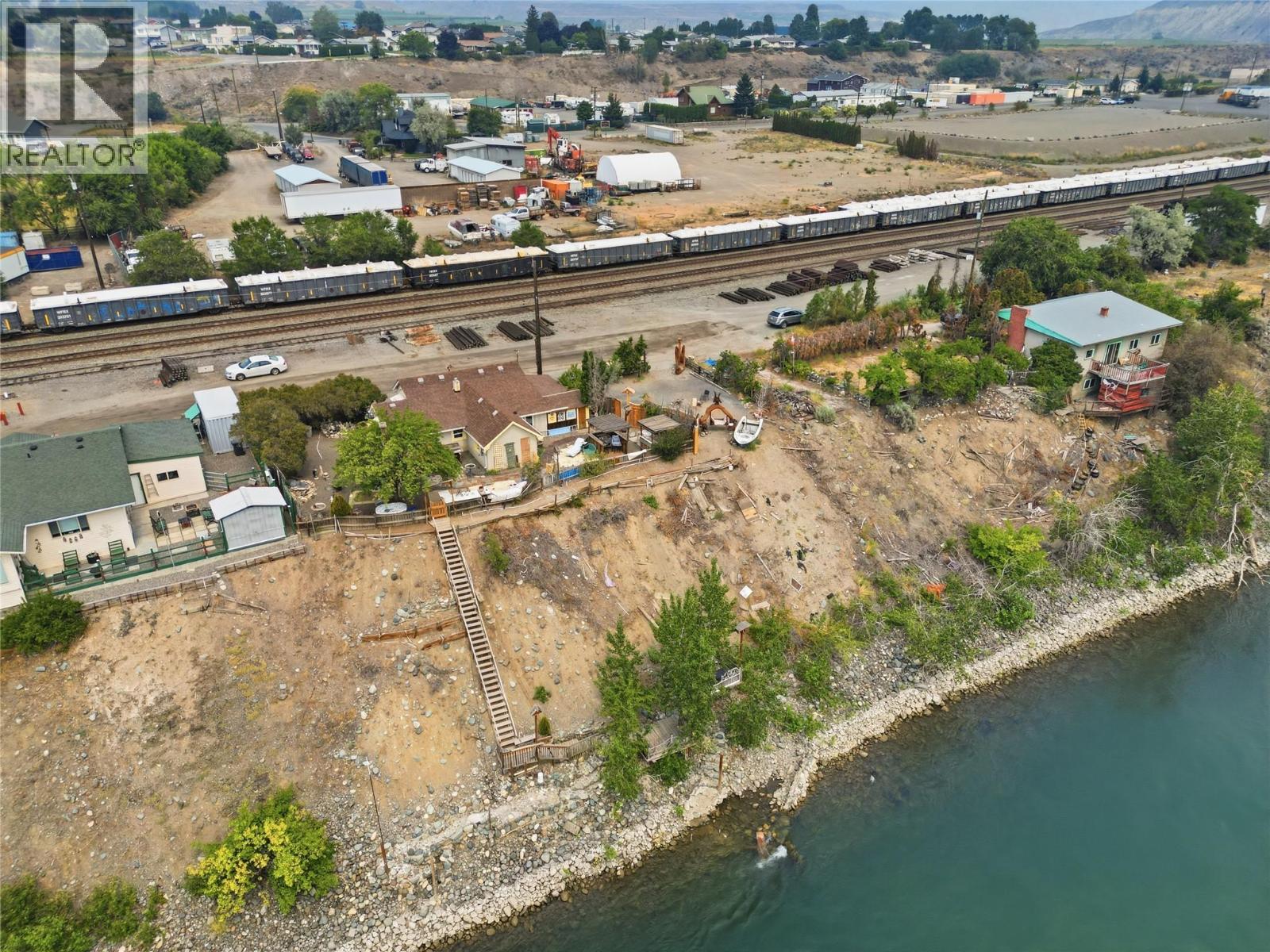201 Cnr Right Of Way Property Photo 3