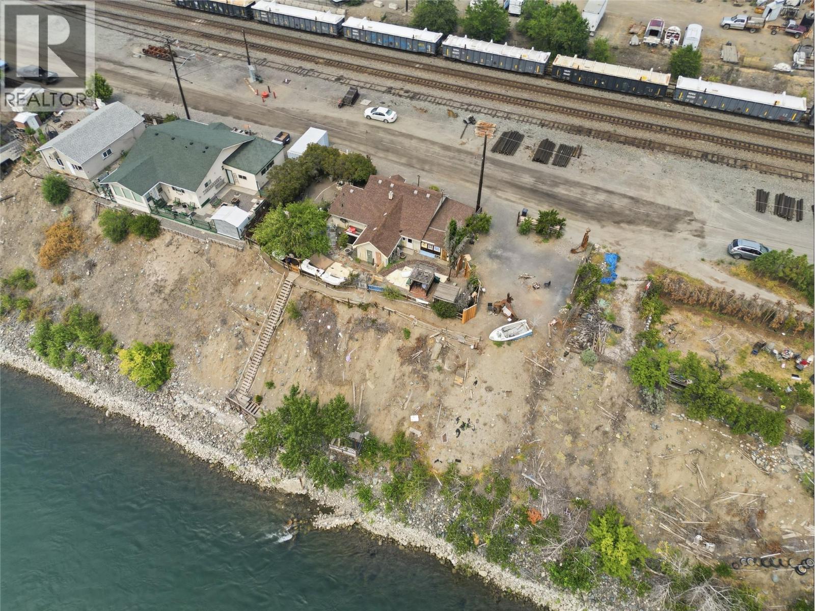 201 Cnr Right Of Way Property Photo 6