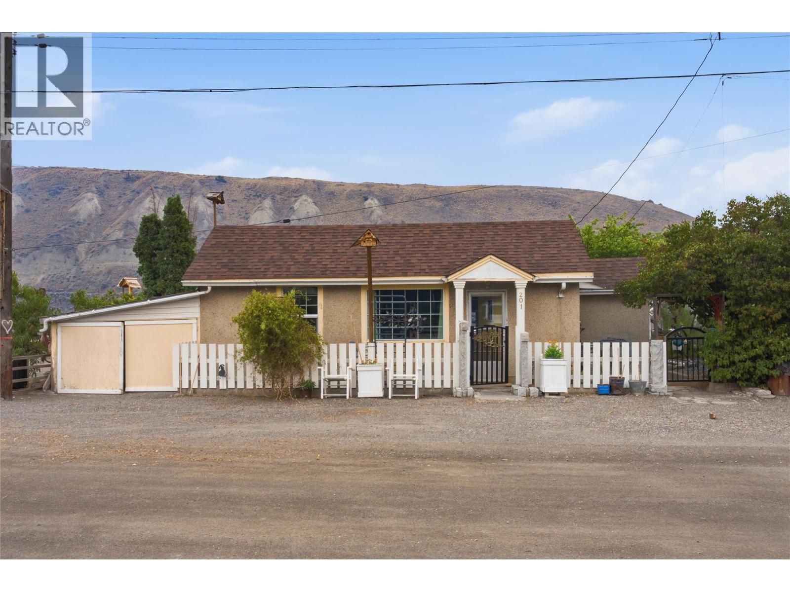 201 Cnr Right Of Way Property Photo 10