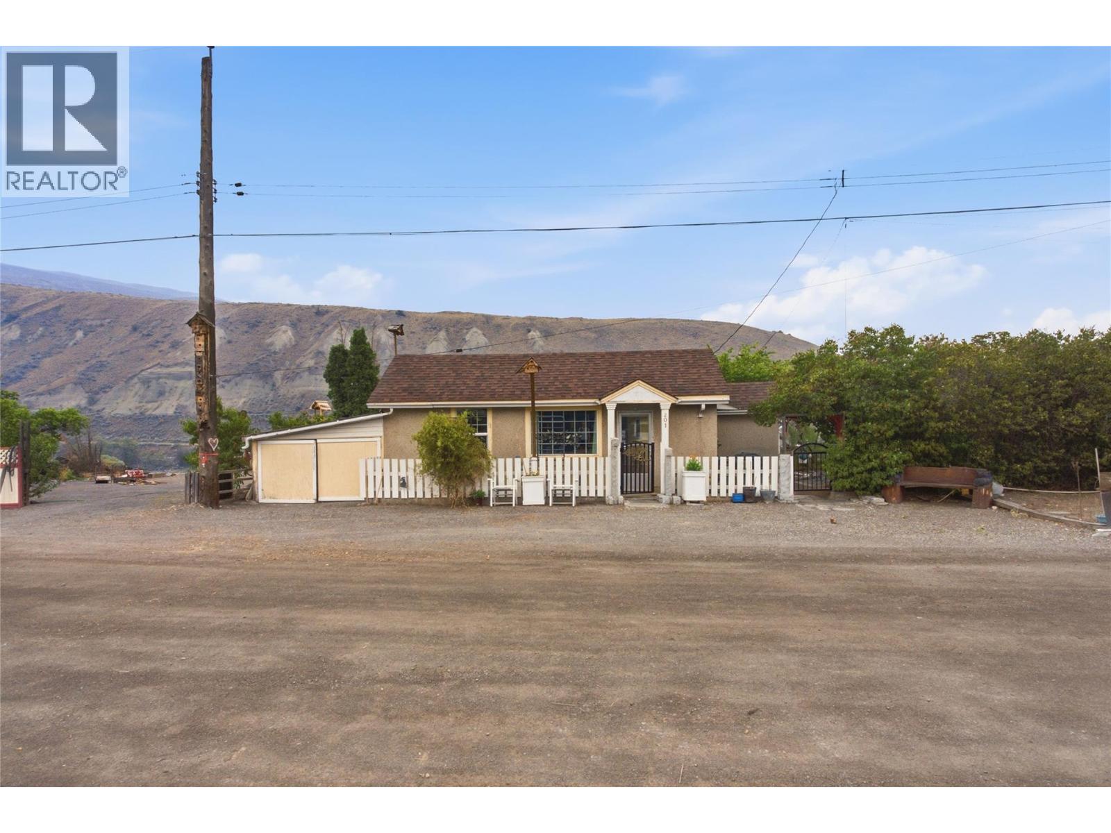 201 Cnr Right Of Way Property Photo 11