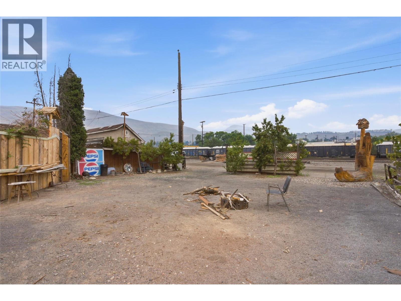 201 Cnr Right Of Way Property Photo 16