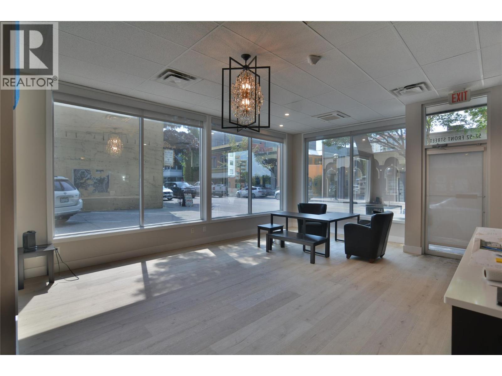 52 Front Street Property Photo 3