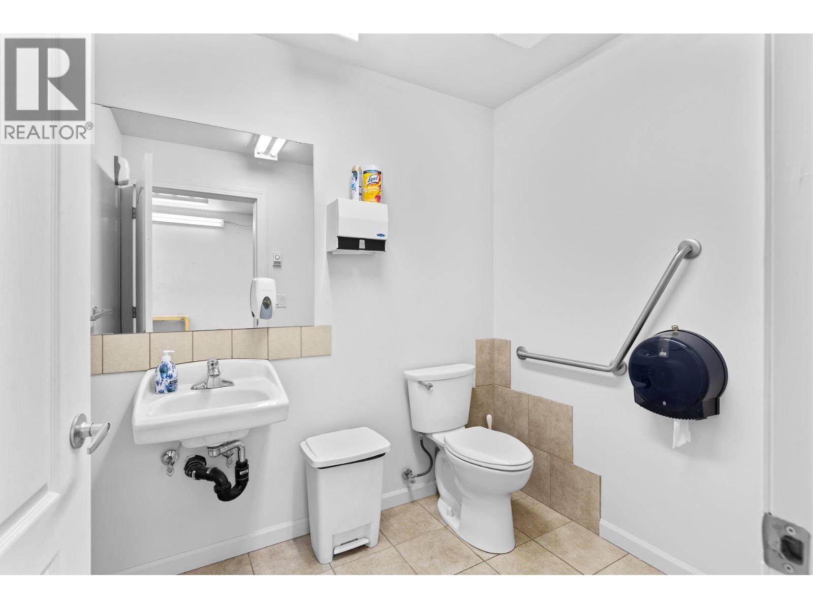 215 Neave Road Unit# 4a Property Photo 11