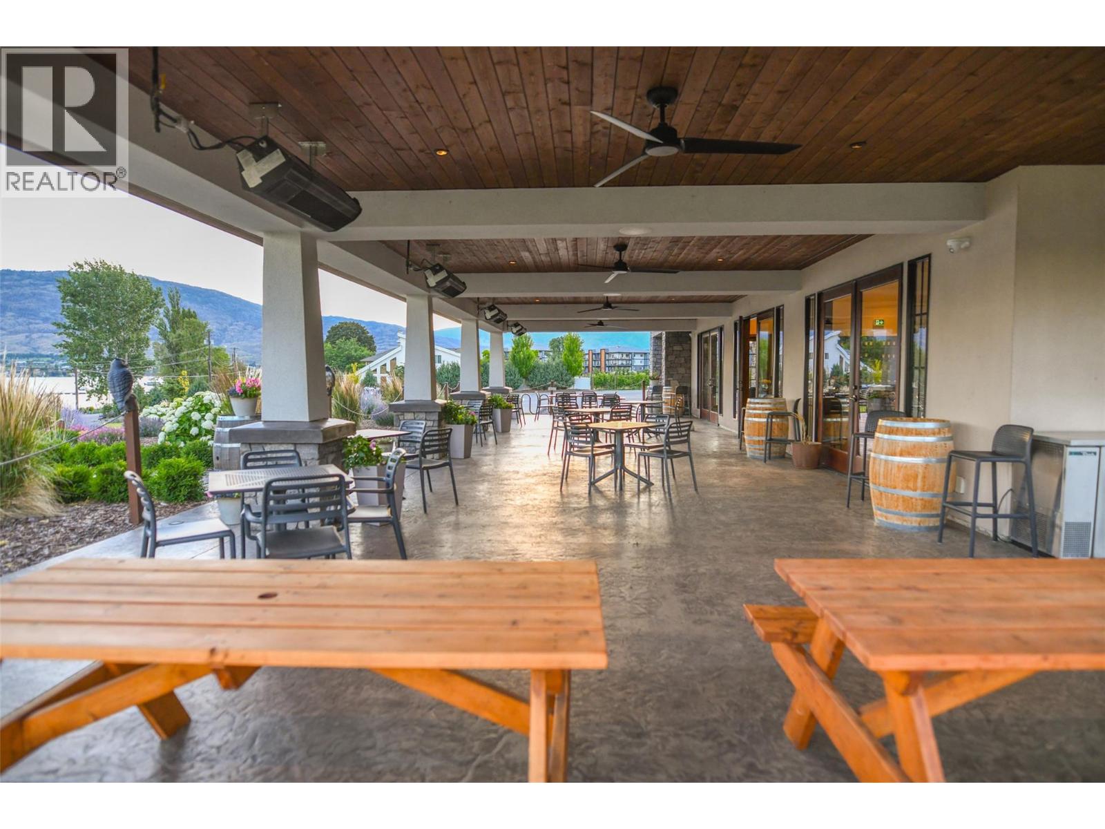 5221 45 Street Property Photo 18