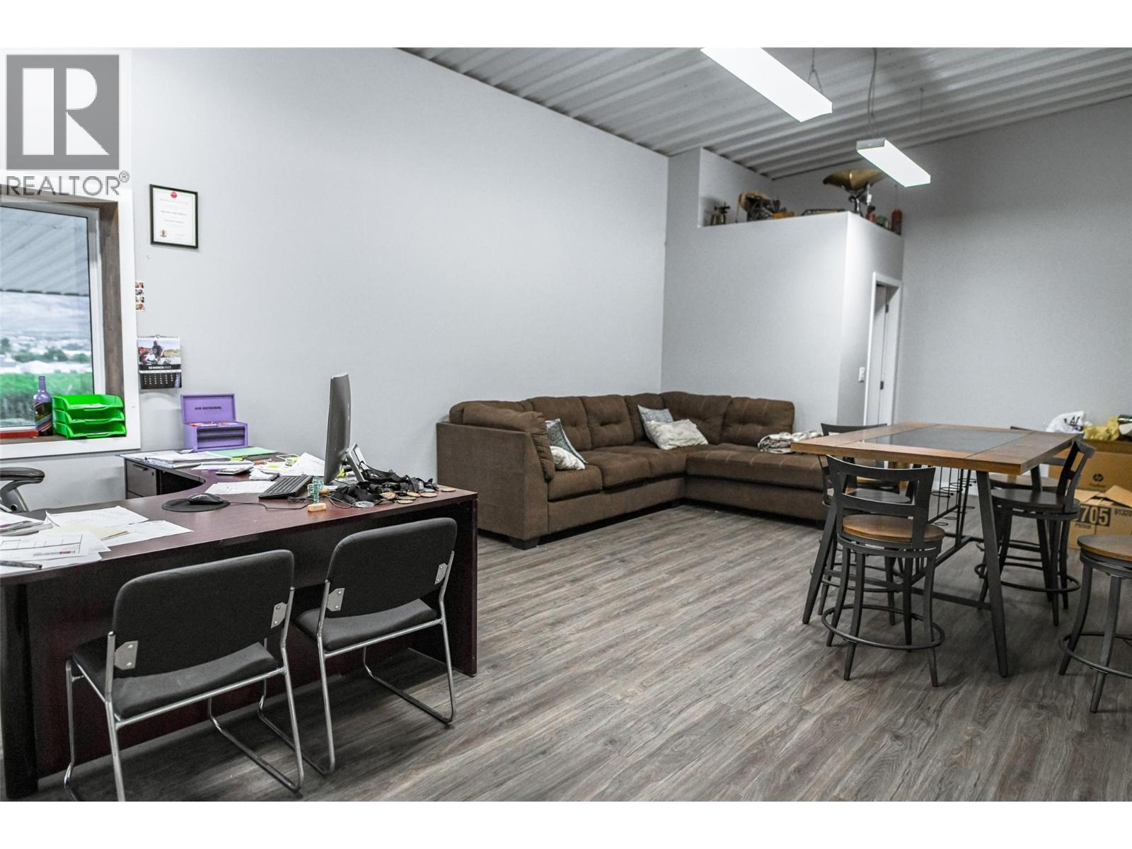 5221 45 Street Property Photo 50