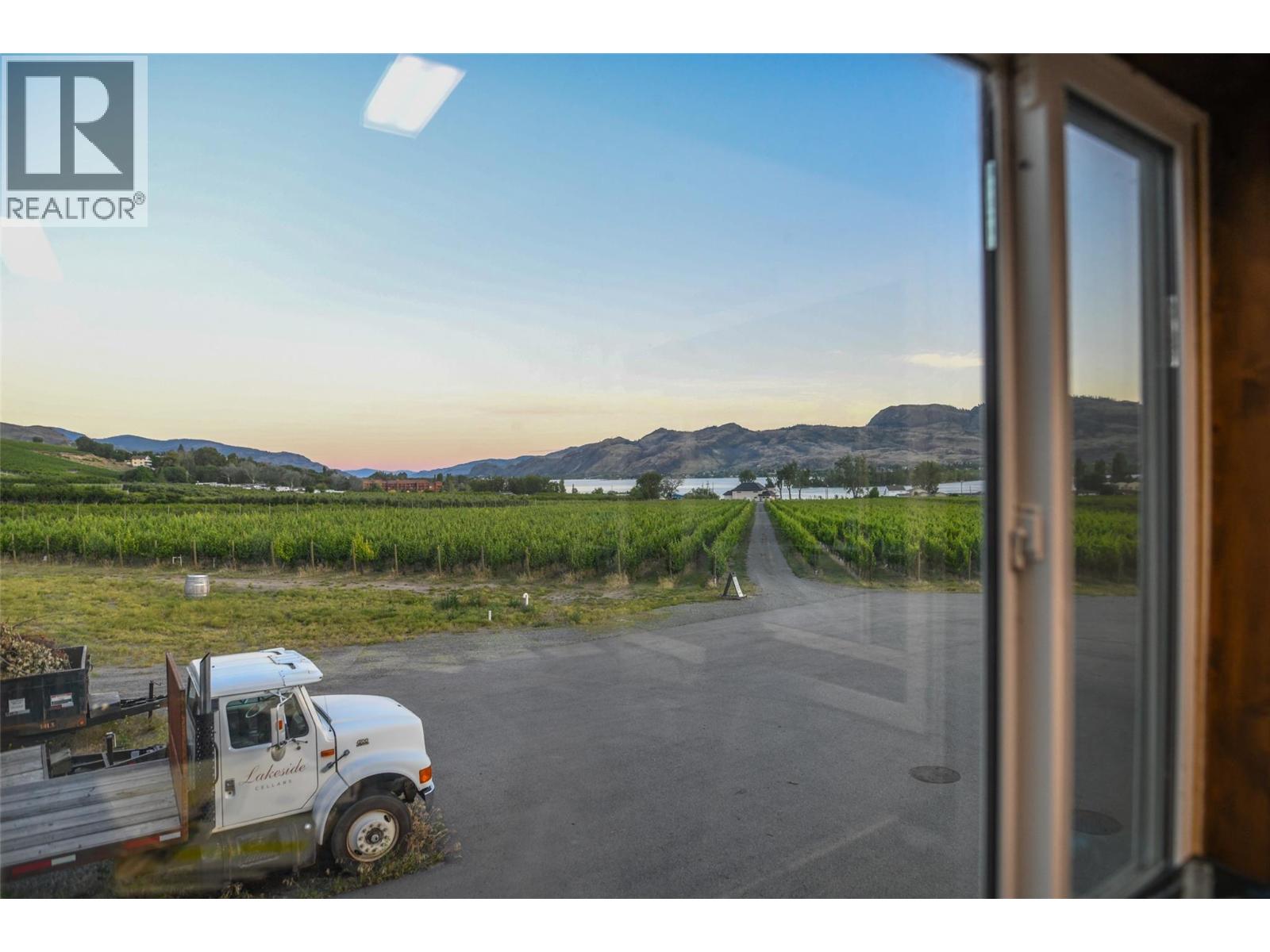 5221 45 Street Property Photo 51