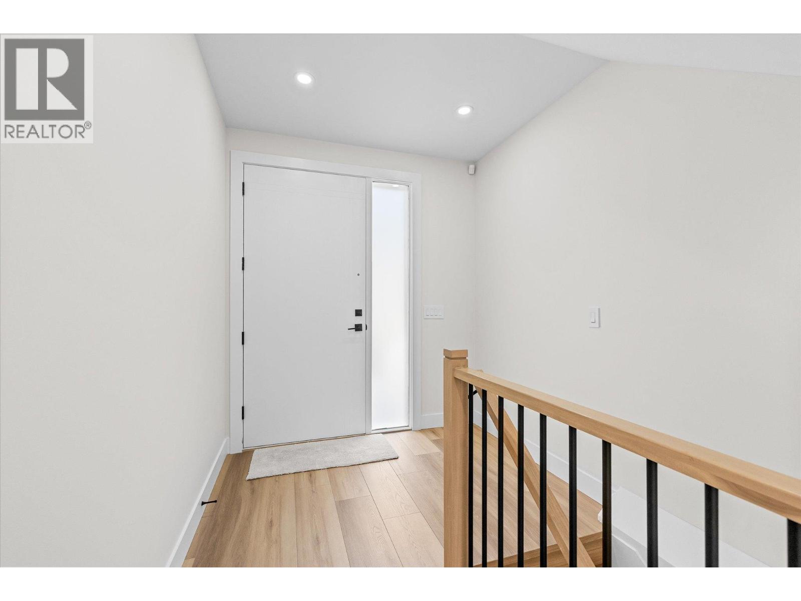 3741 Astoria Drive Property Photo 4