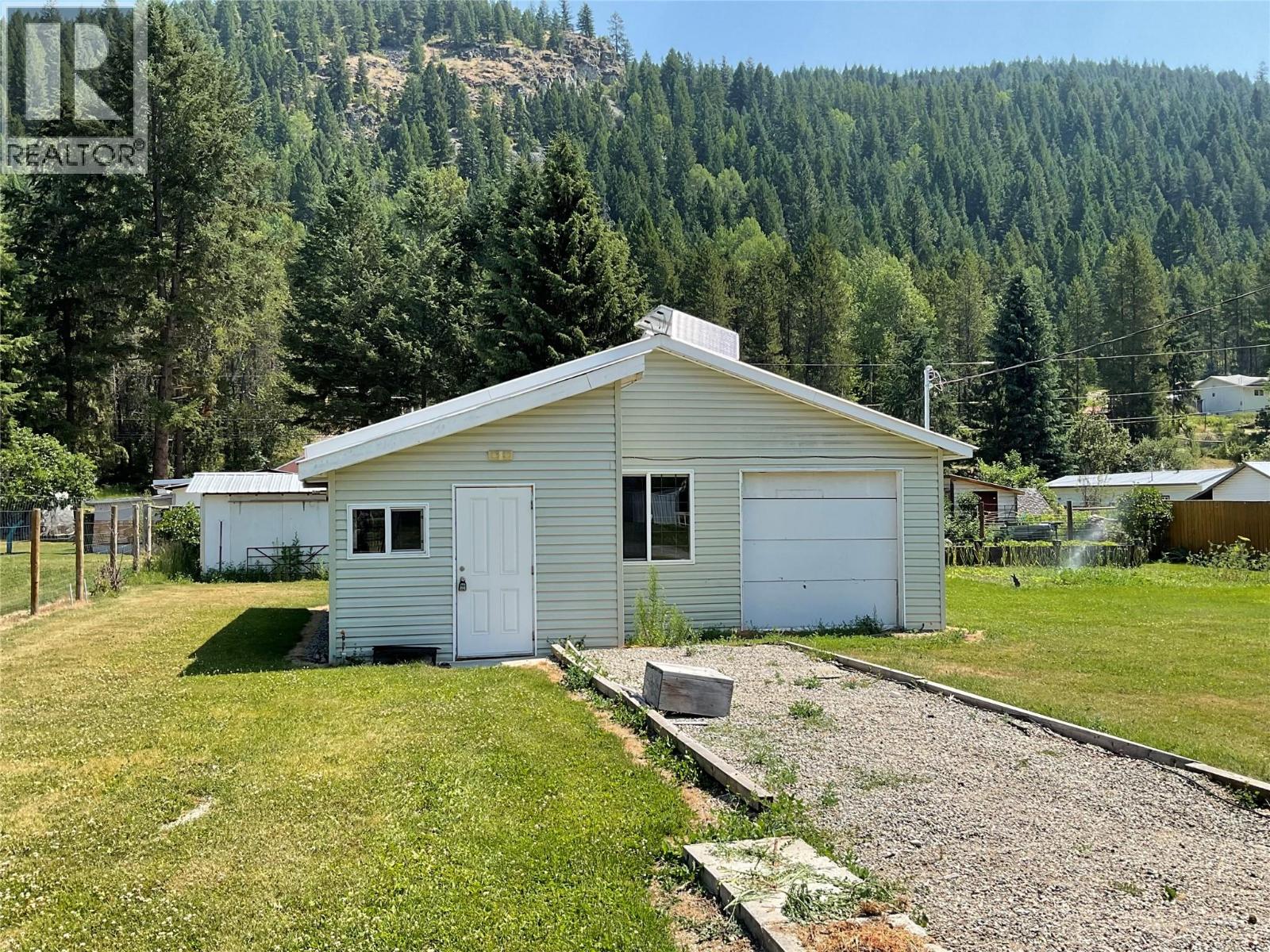 618 Kimberley Avenue N Property Photo 1