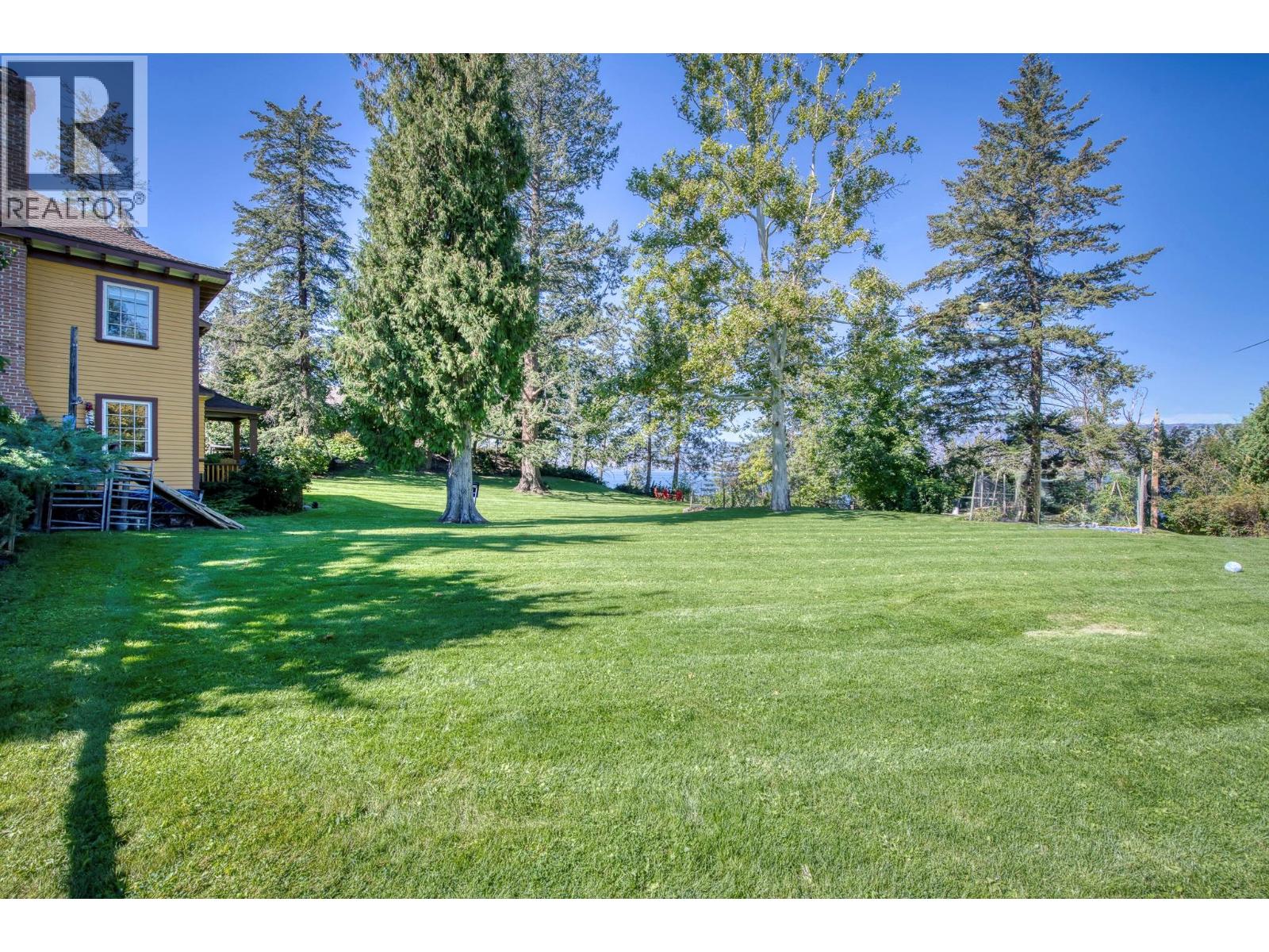 4852-4858 Lakeshore Road Property Photo 7