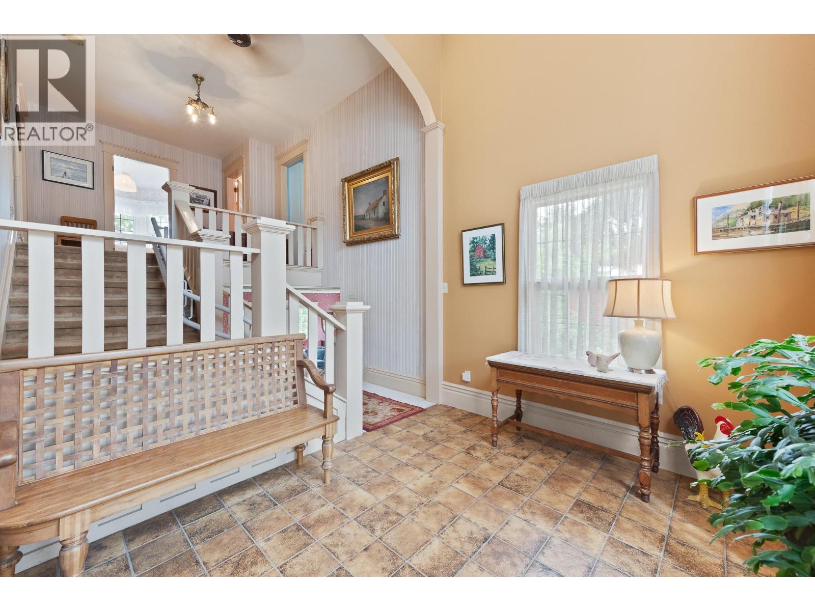 4852-4858 Lakeshore Road Property Photo 9