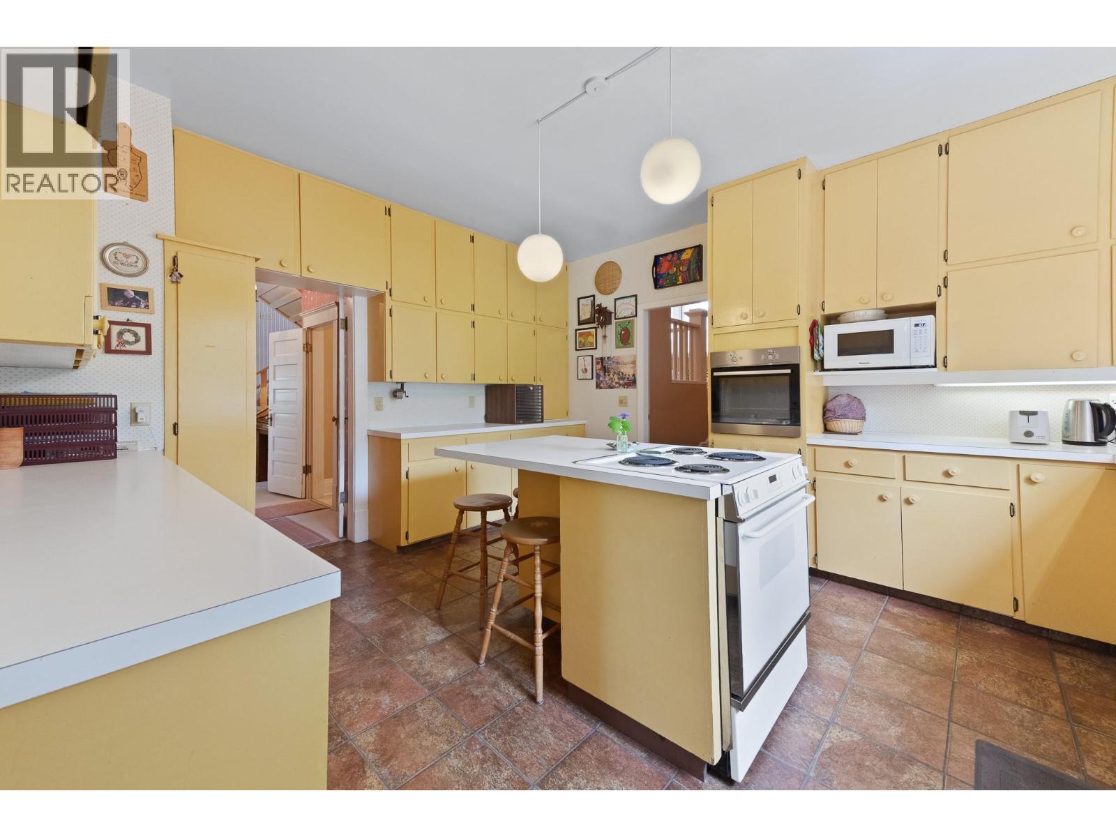 4852-4858 Lakeshore Road Property Photo 16