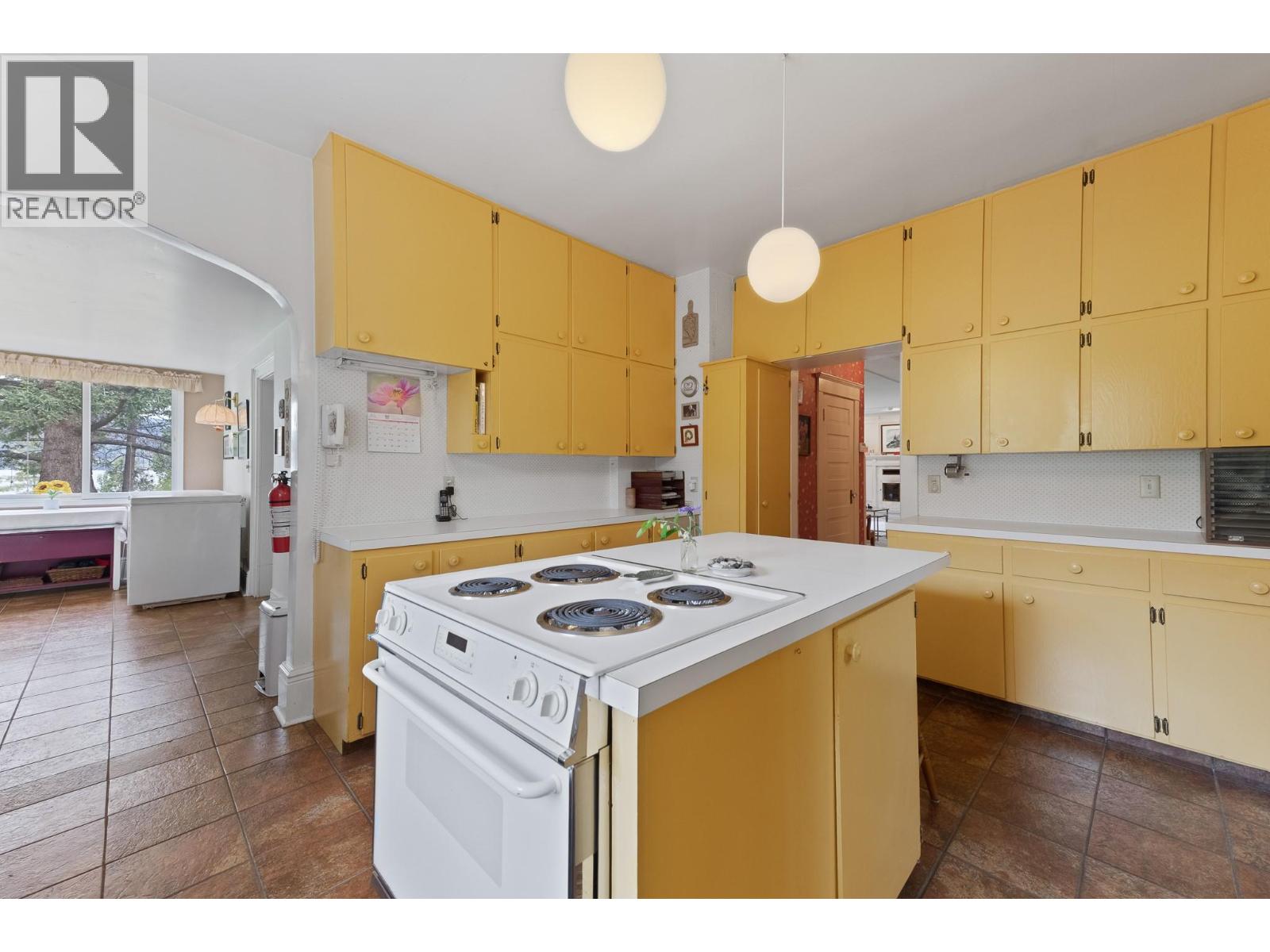 4852-4858 Lakeshore Road Property Photo 18
