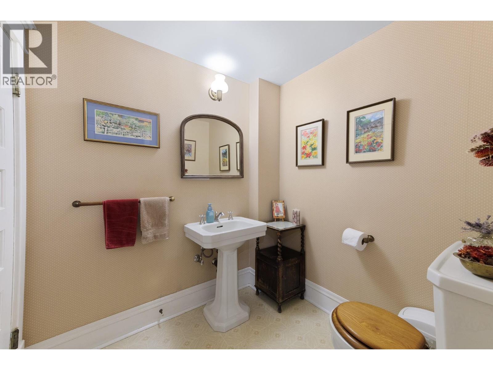 4852-4858 Lakeshore Road Property Photo 20