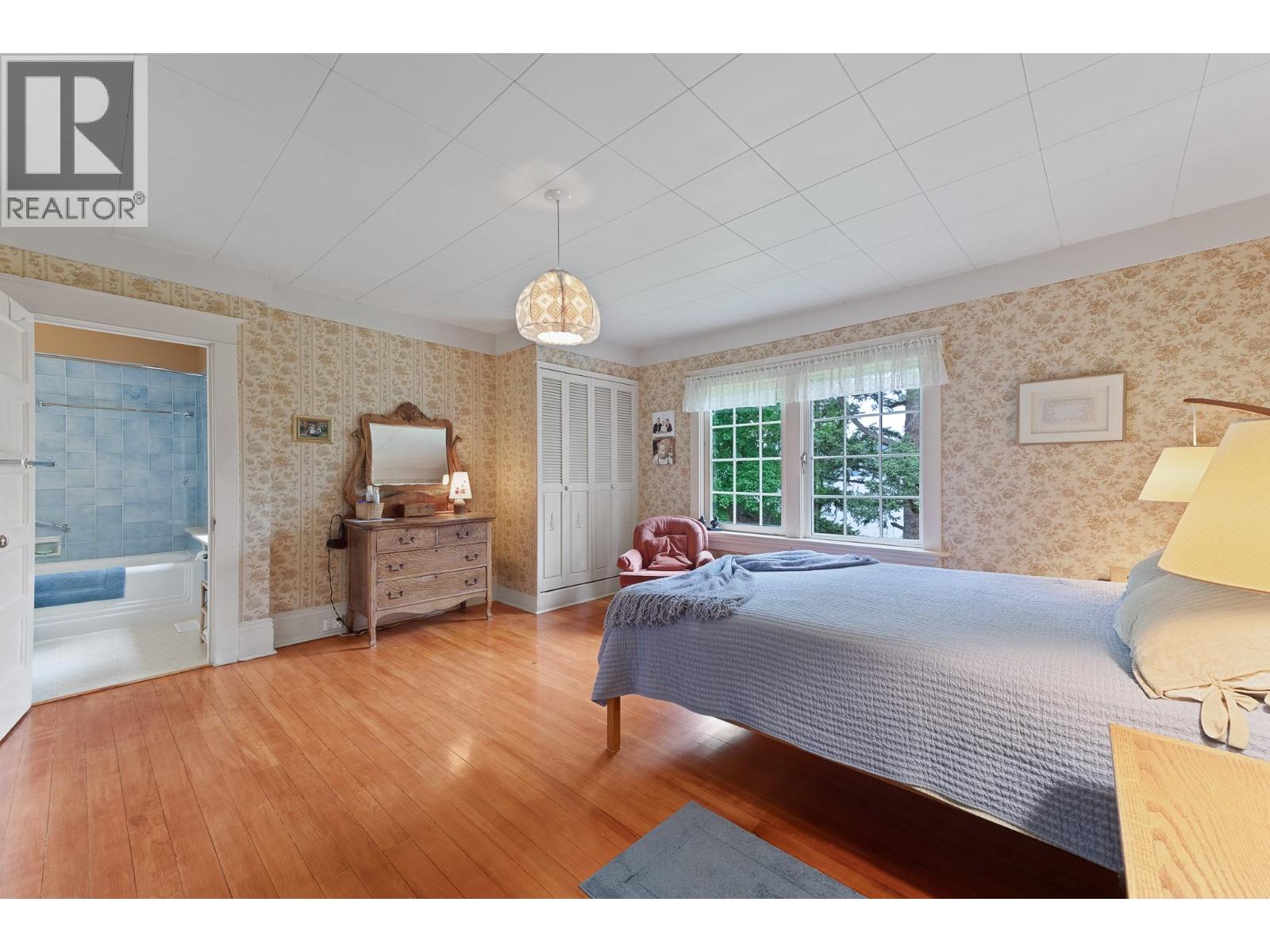 4852-4858 Lakeshore Road Property Photo 23
