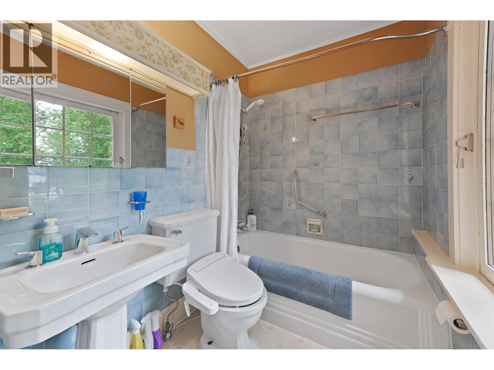 4852-4858 Lakeshore Road Property Photo 24