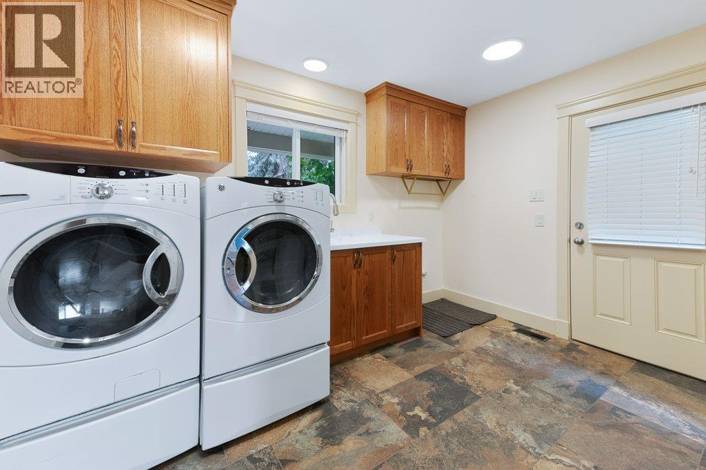 4852-4858 Lakeshore Road Property Photo 39