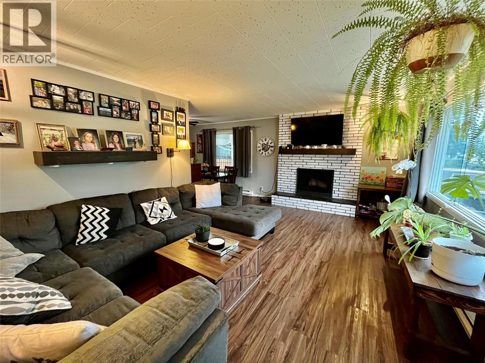 807 23 Highway N Property Photo 7