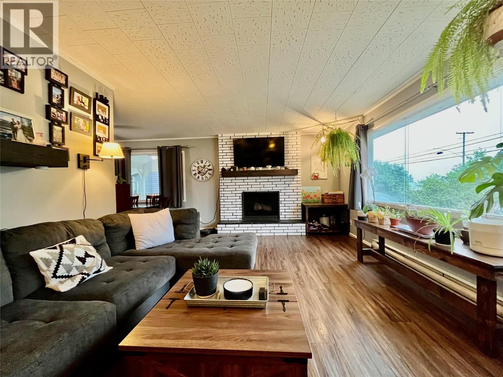 807 23 Highway N Property Photo 8