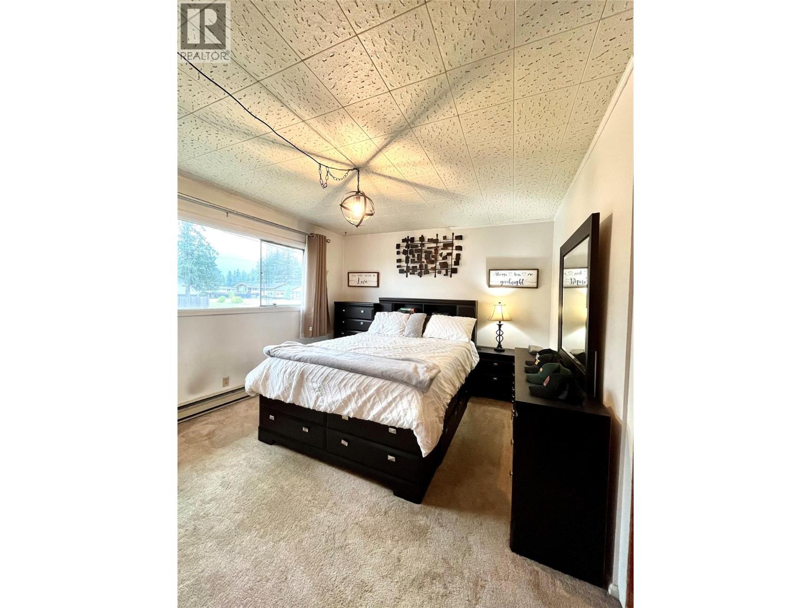807 23 Highway N Property Photo 15
