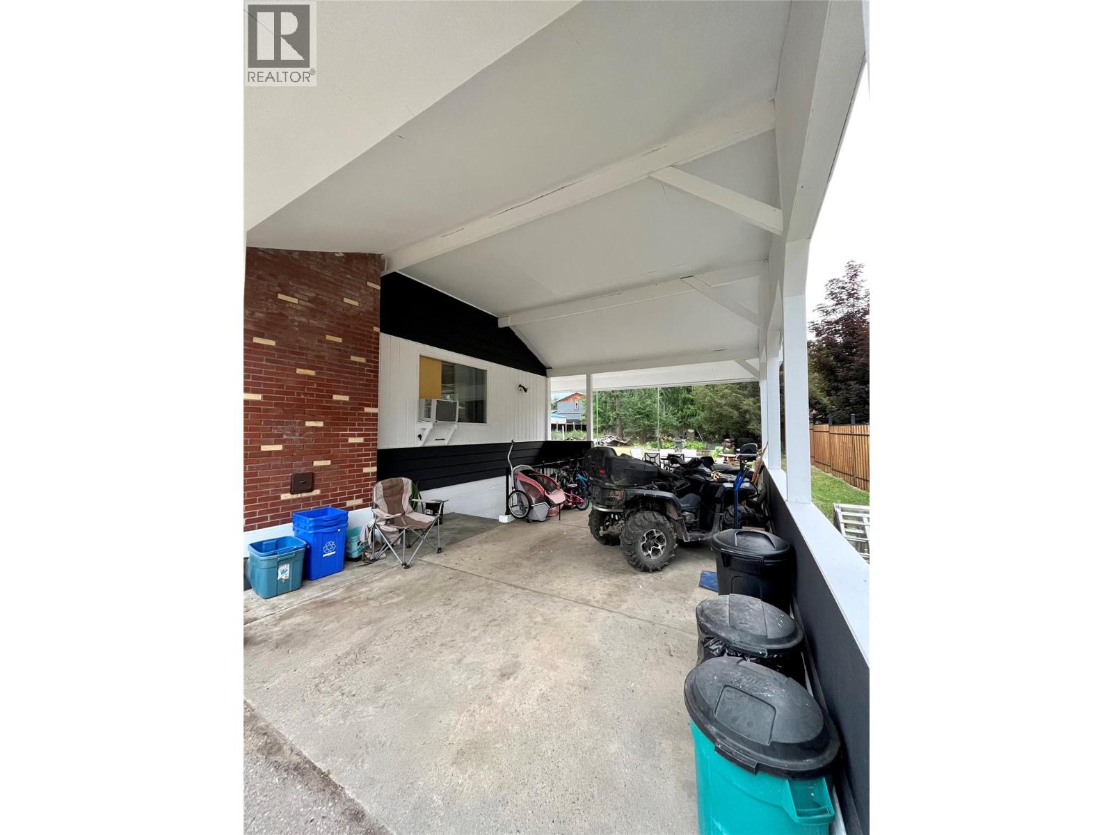 807 23 Highway N Property Photo 23