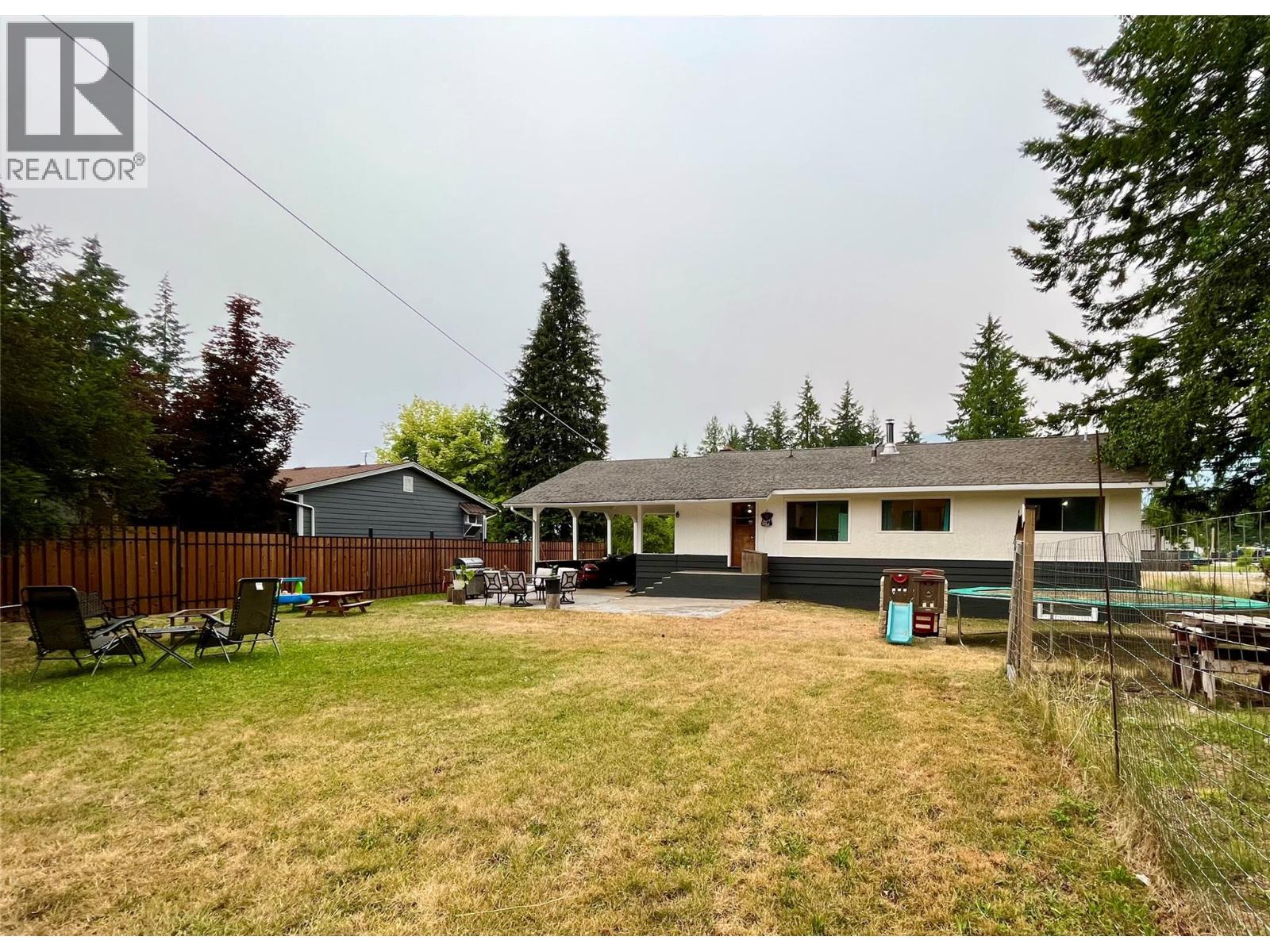 807 23 Highway N Property Photo 24
