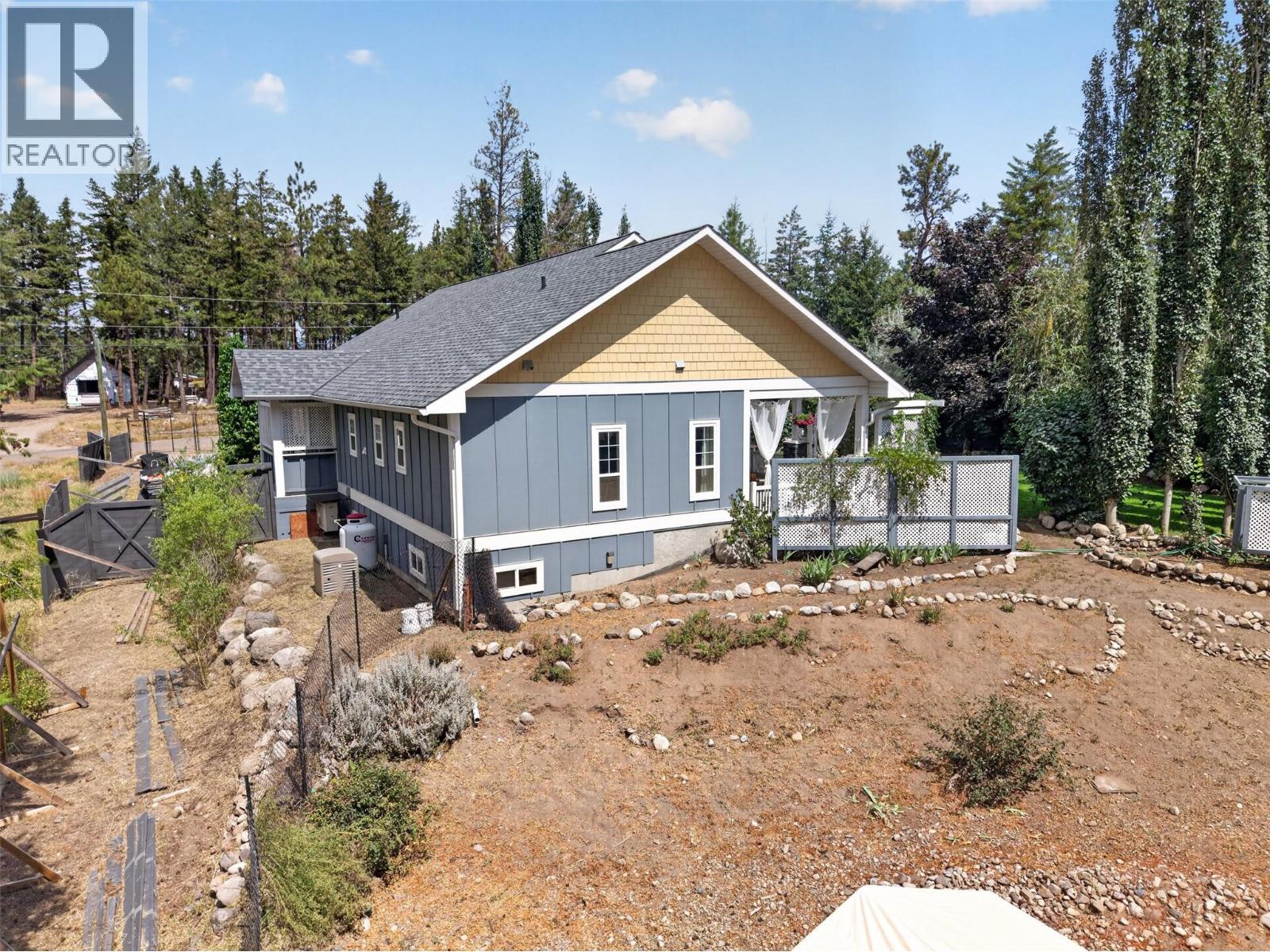 7272 Dunwaters Road Property Photo 2
