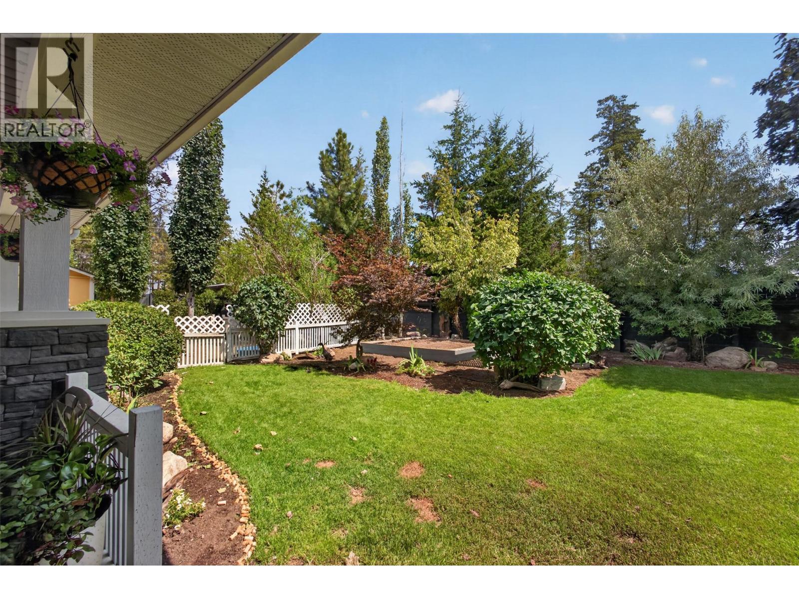 7272 Dunwaters Road Property Photo 11