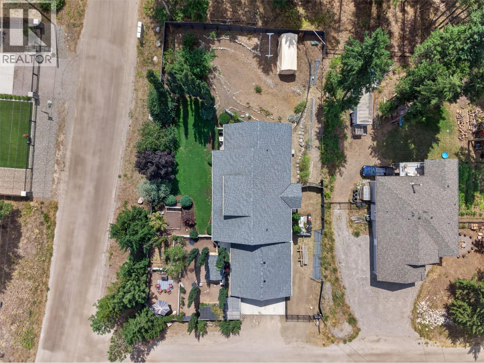7272 Dunwaters Road Property Photo 14