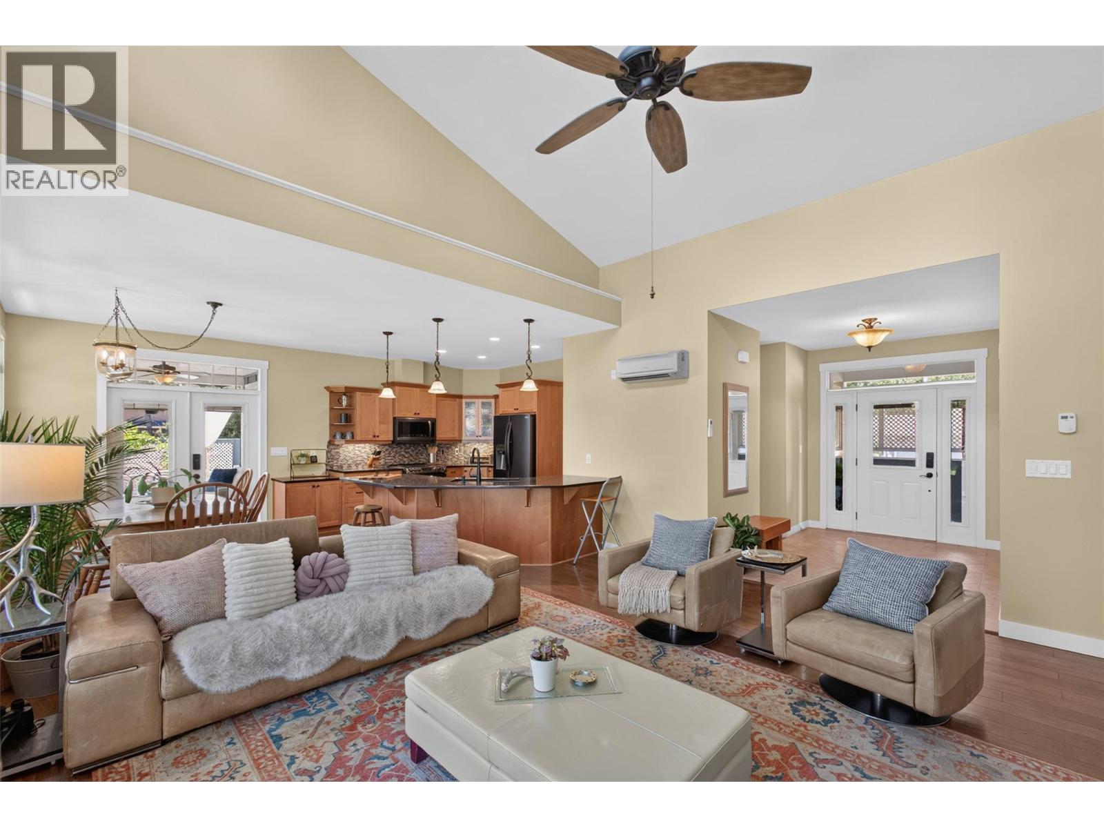 7272 Dunwaters Road Property Photo 18