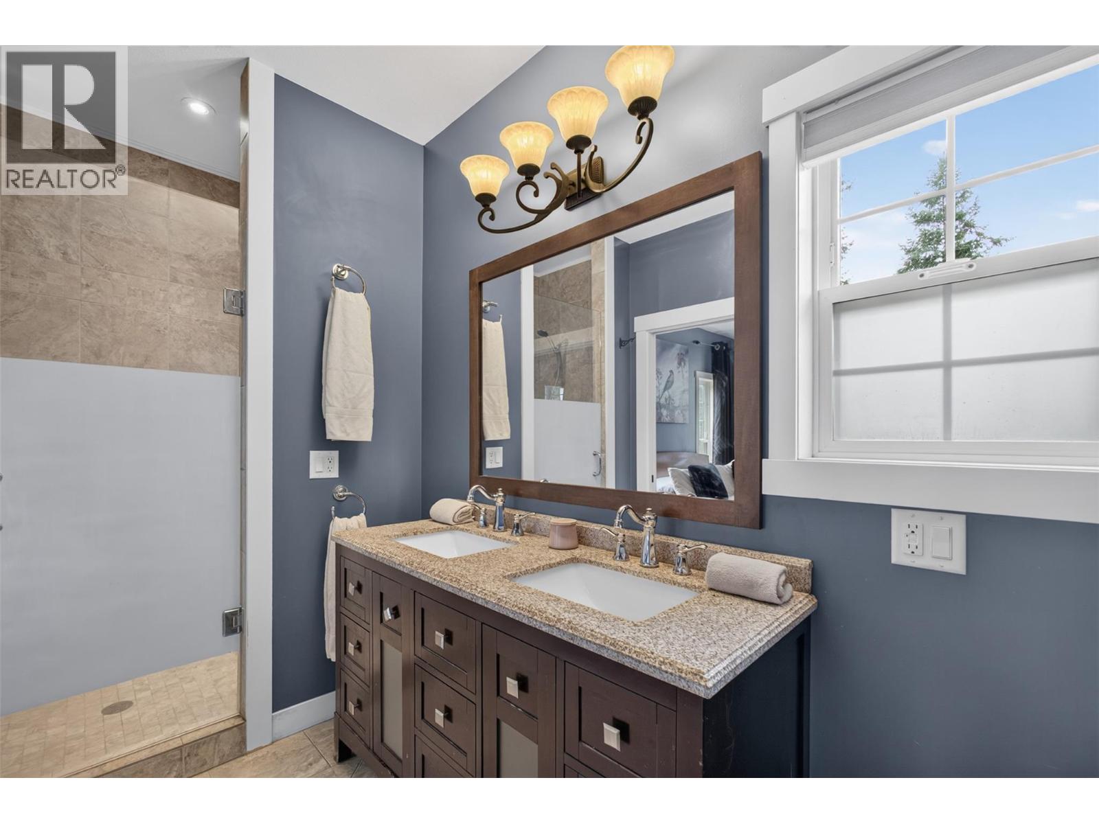 7272 Dunwaters Road Property Photo 25