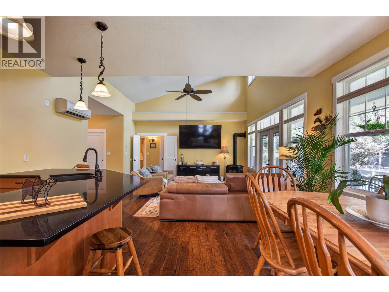 7272 Dunwaters Road Property Photo 28