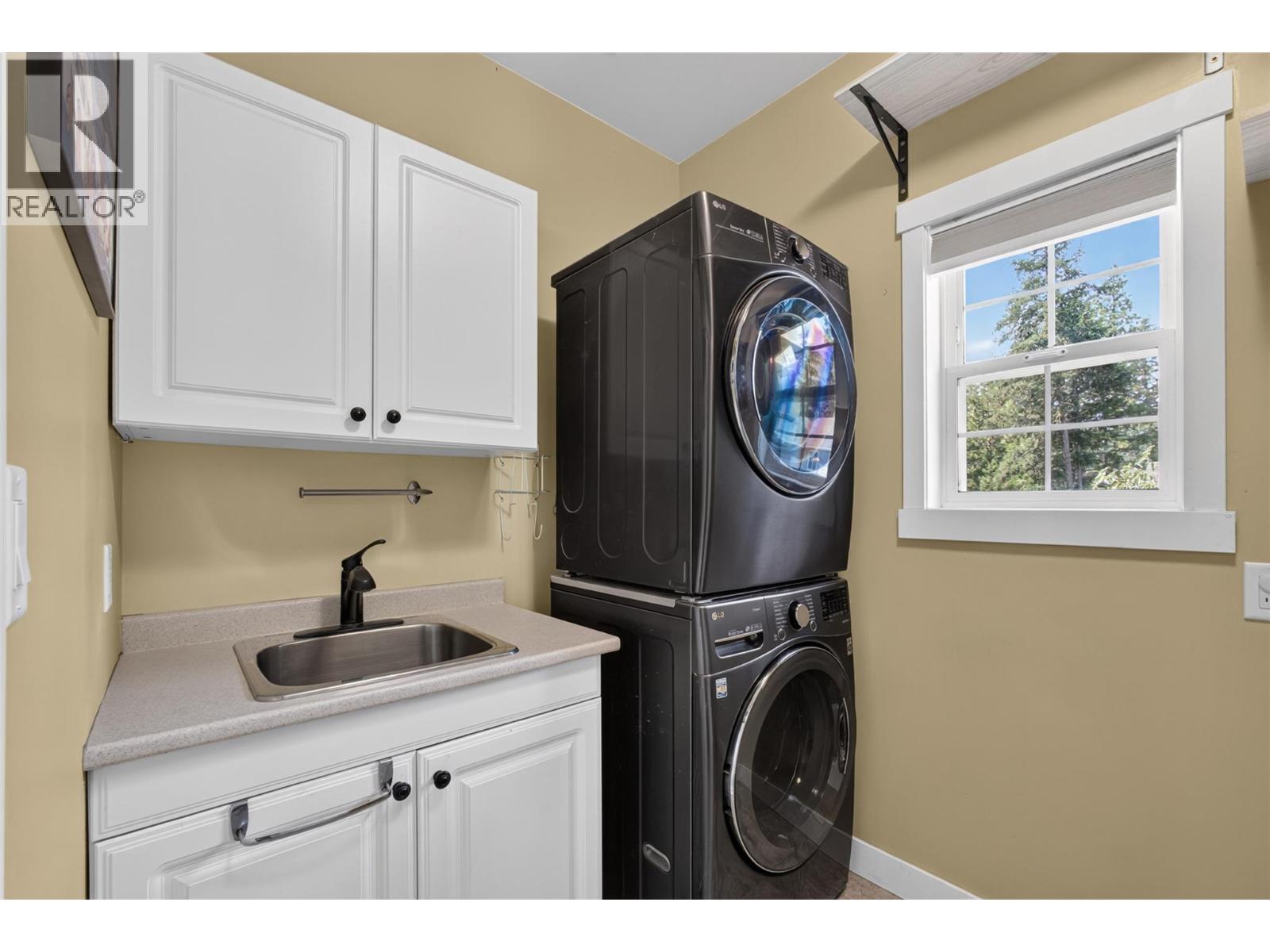 7272 Dunwaters Road Property Photo 37