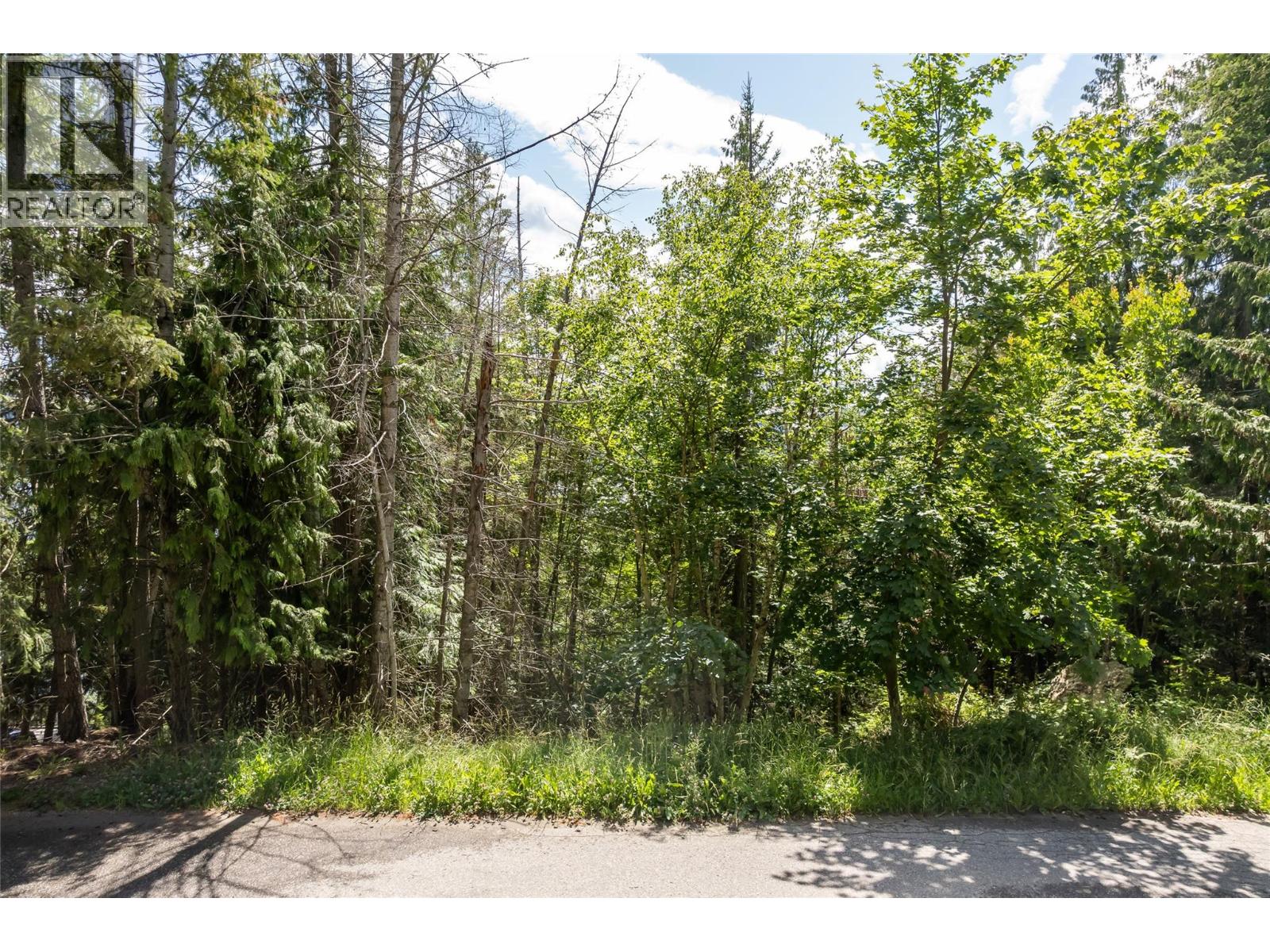7742 Golf Course Road Property Photo 18