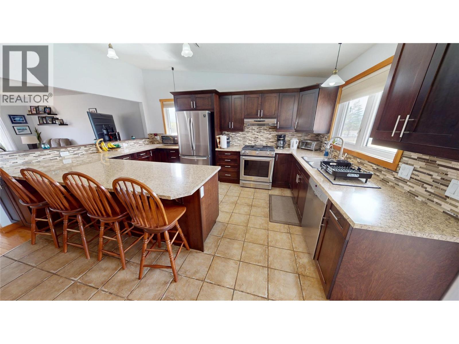 910 5th Ave Avenue Property Photo 8