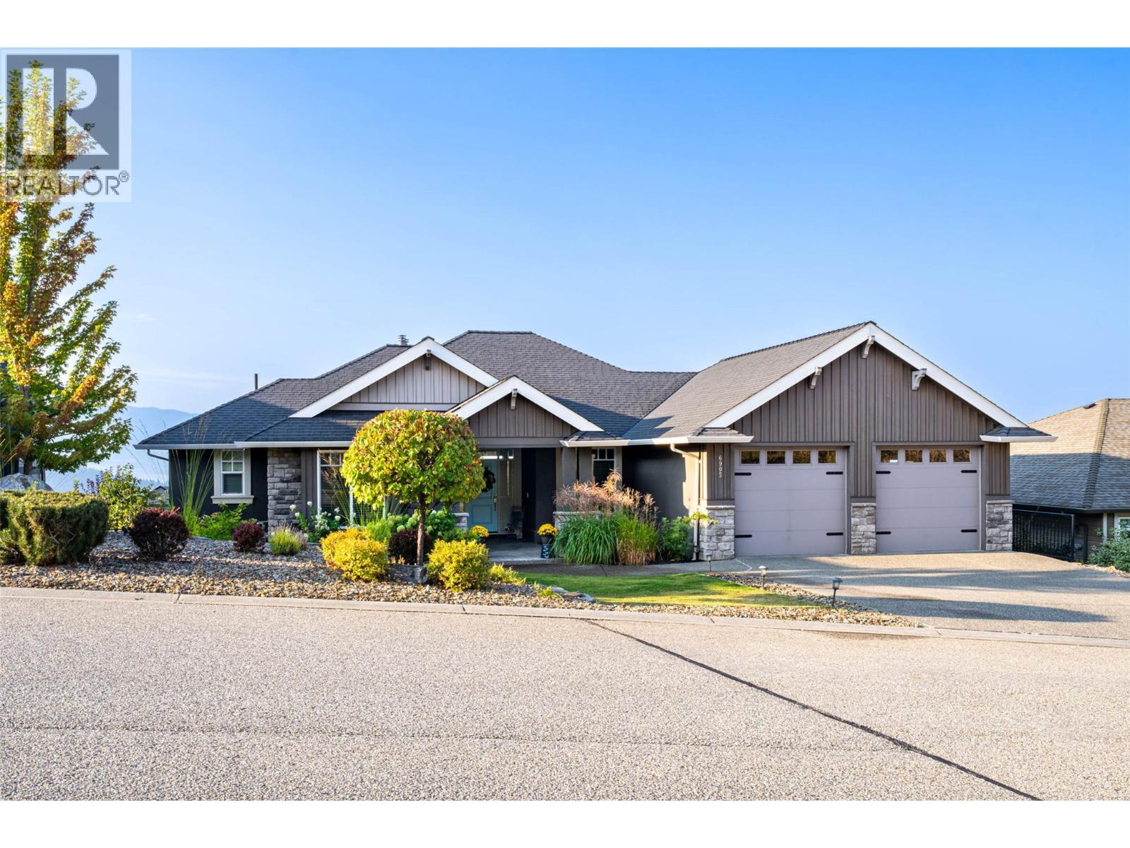 6905 Foothills Drive Property Photo 1
