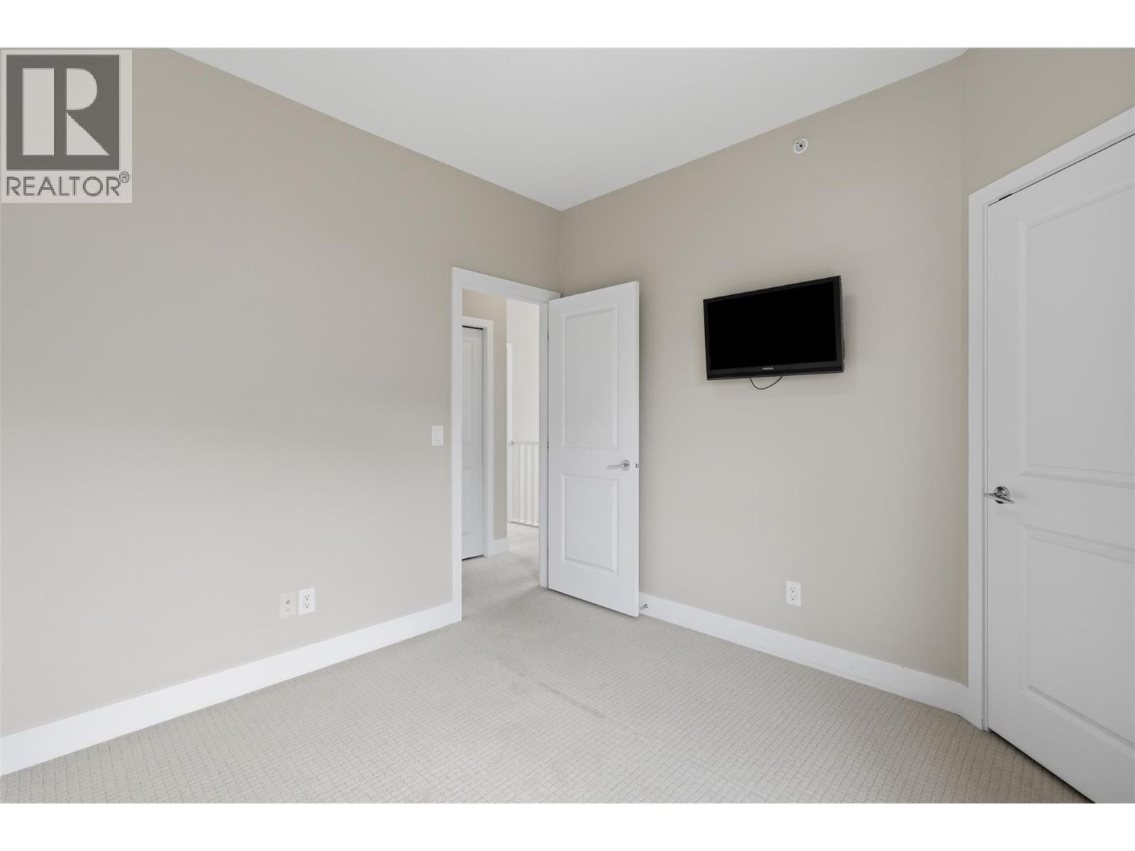 175 Holloway Drive Unit# 11 Property Photo 32