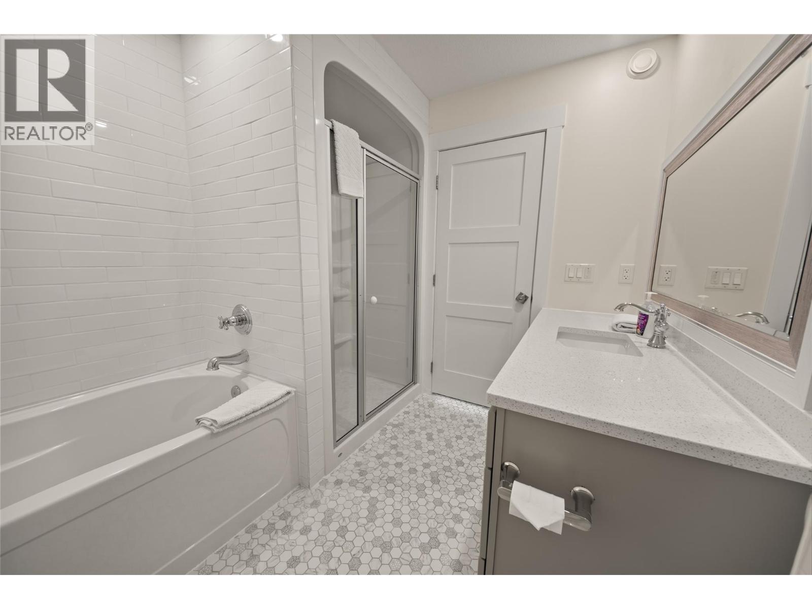 4867 St Joseph Street Property Photo 38
